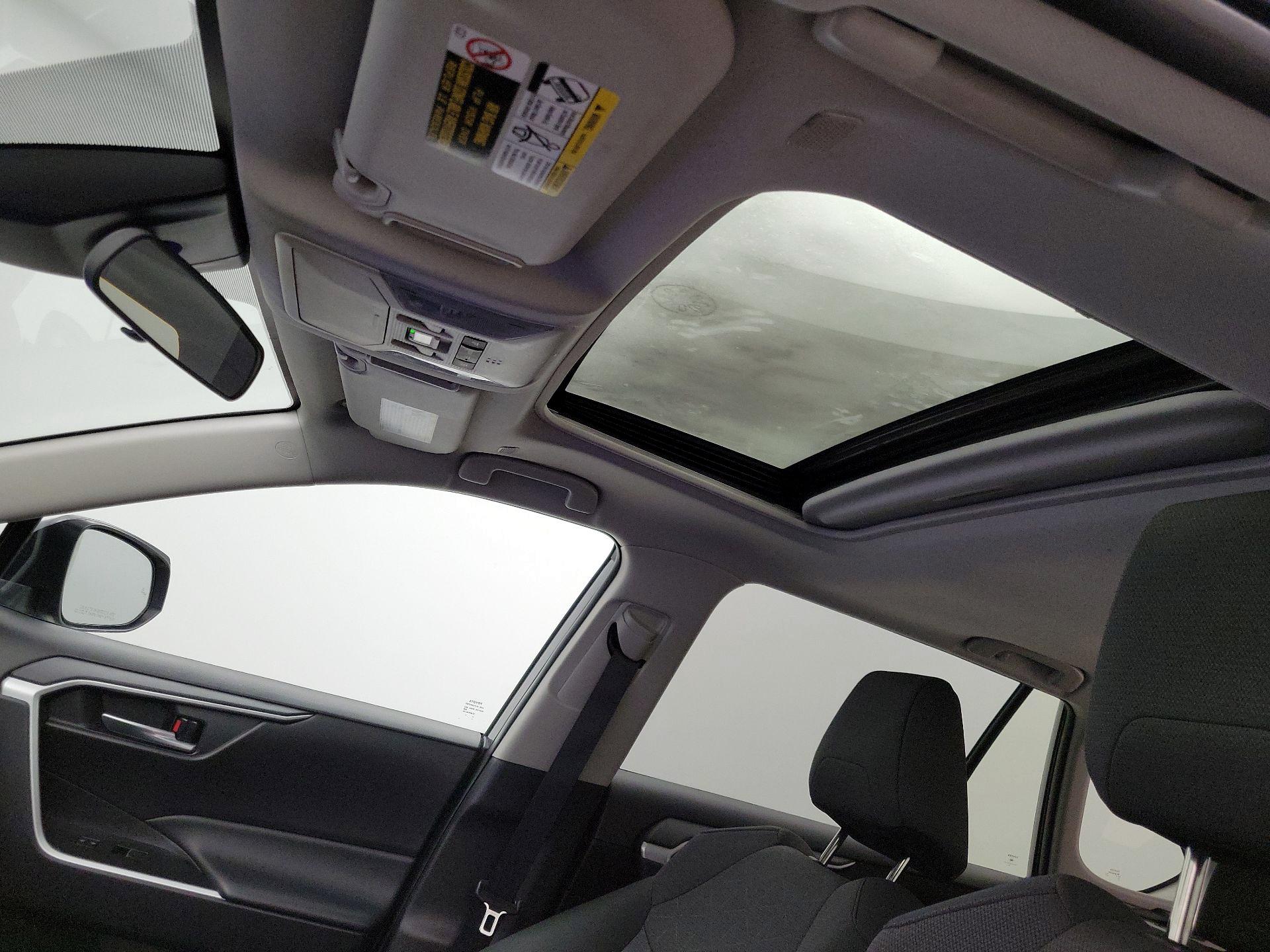 Thumbnail: 2025 Toyota RAV4 - 18