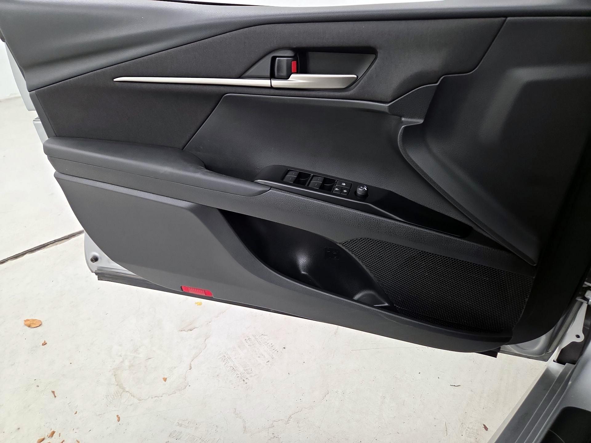 Thumbnail: 2025 Toyota Camry - 12