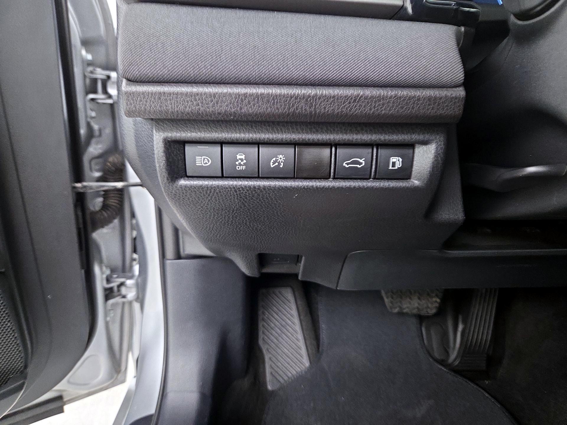 Thumbnail: 2025 Toyota Camry - 13