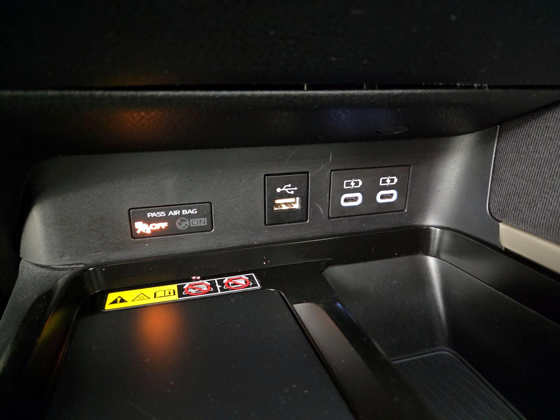 Thumbnail: 2025 Toyota Camry - 18