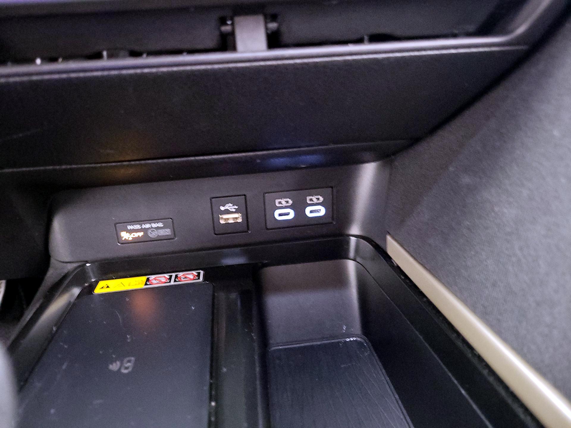 Thumbnail: 2025 Toyota Camry - 18