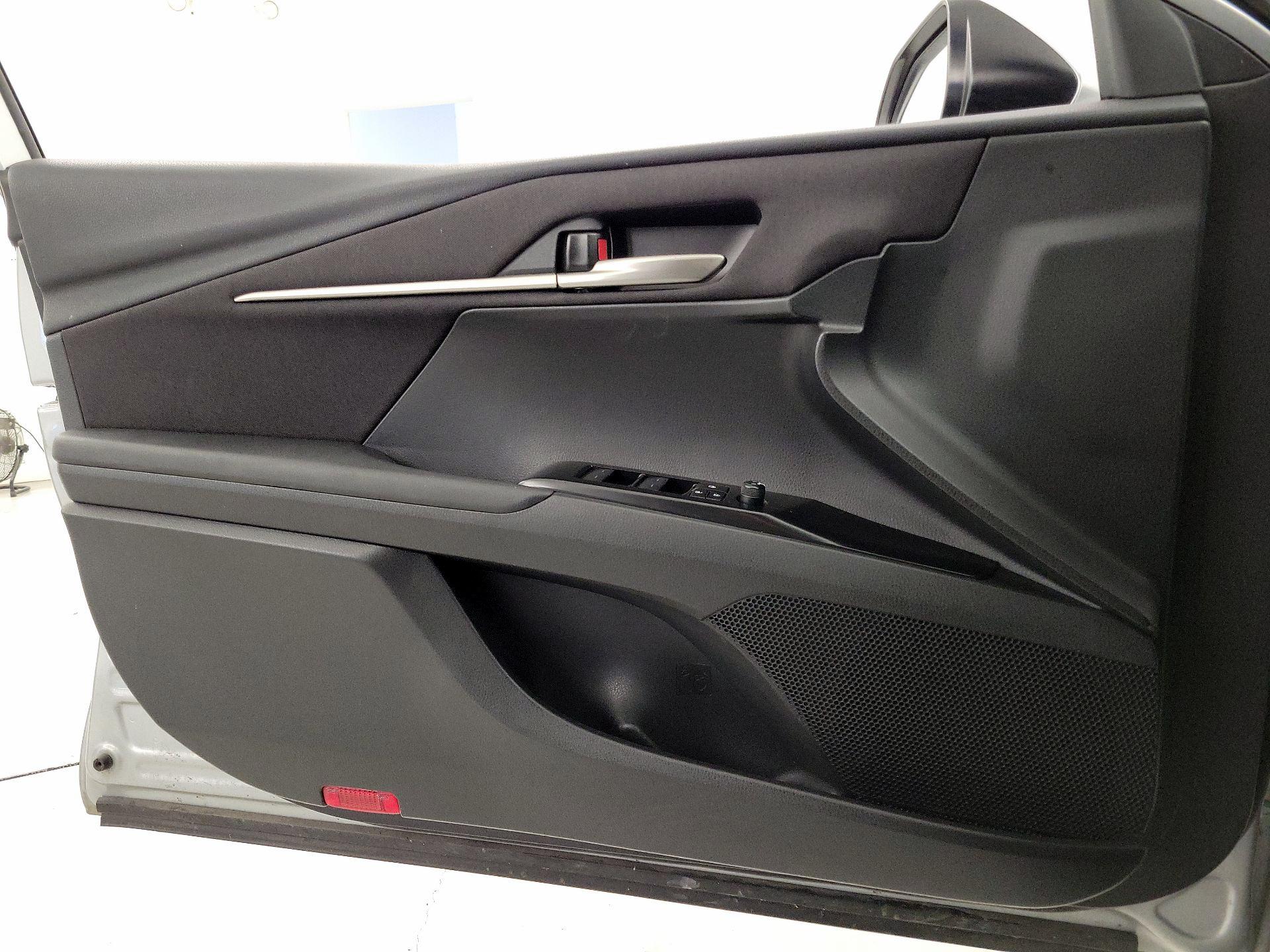 Thumbnail: 2025 Toyota Camry - 12