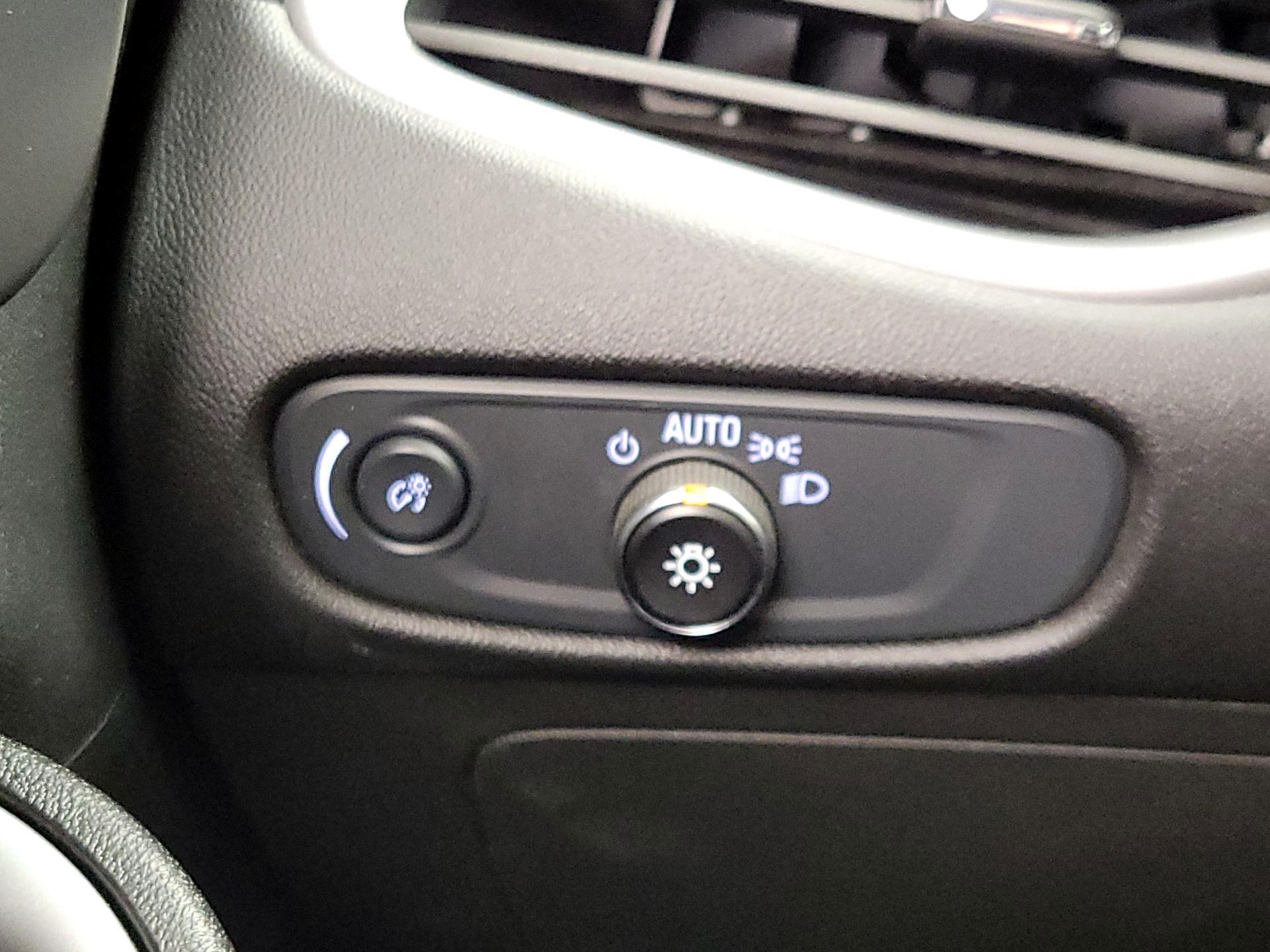 Thumbnail: 2024 Chevrolet Malibu - 13