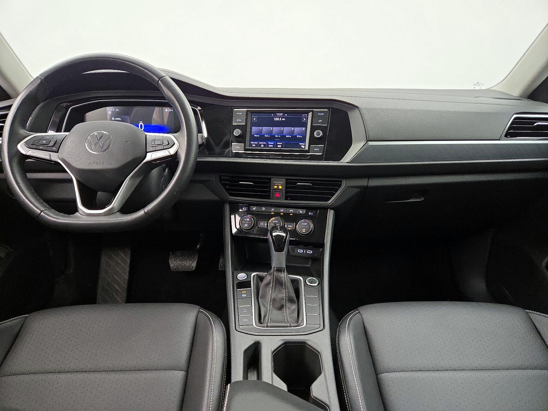 Thumbnail: 2024 Volkswagen Jetta - 9