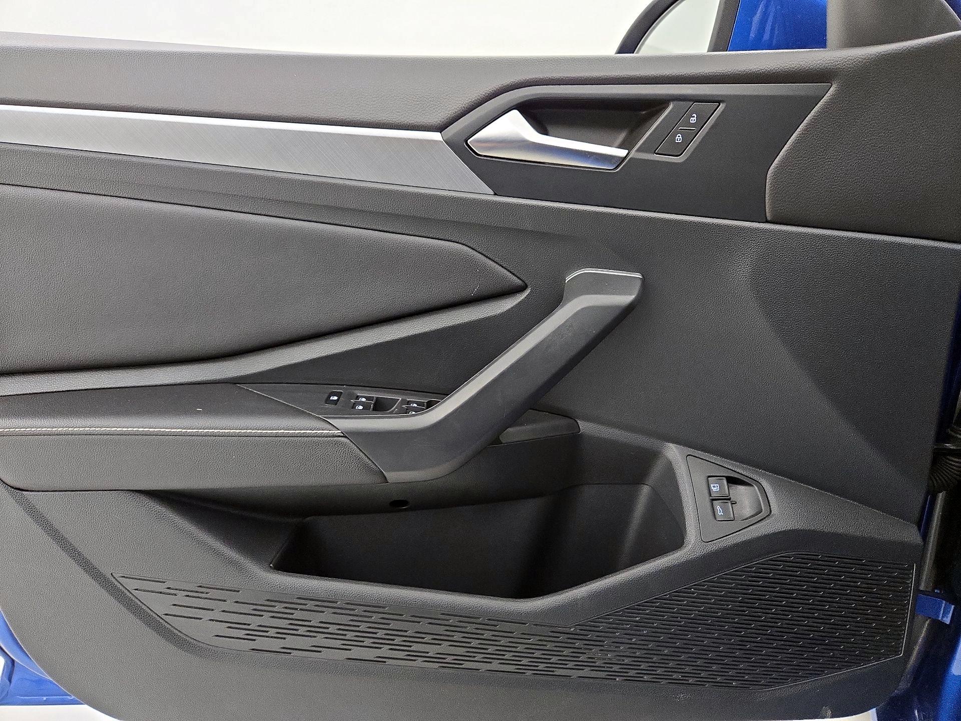 Thumbnail: 2024 Volkswagen Jetta - 12