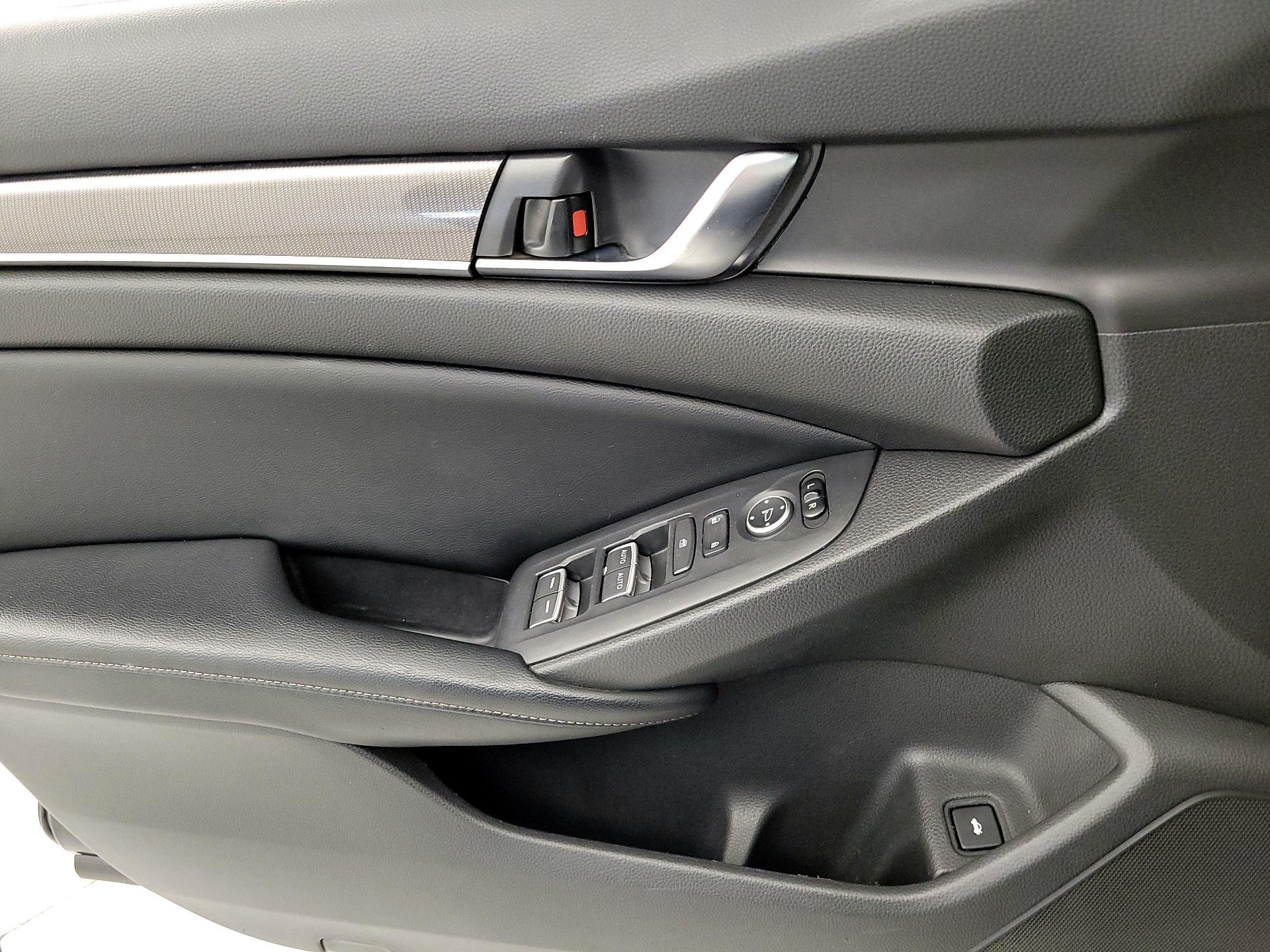 Thumbnail: 2018 Honda Accord - 12