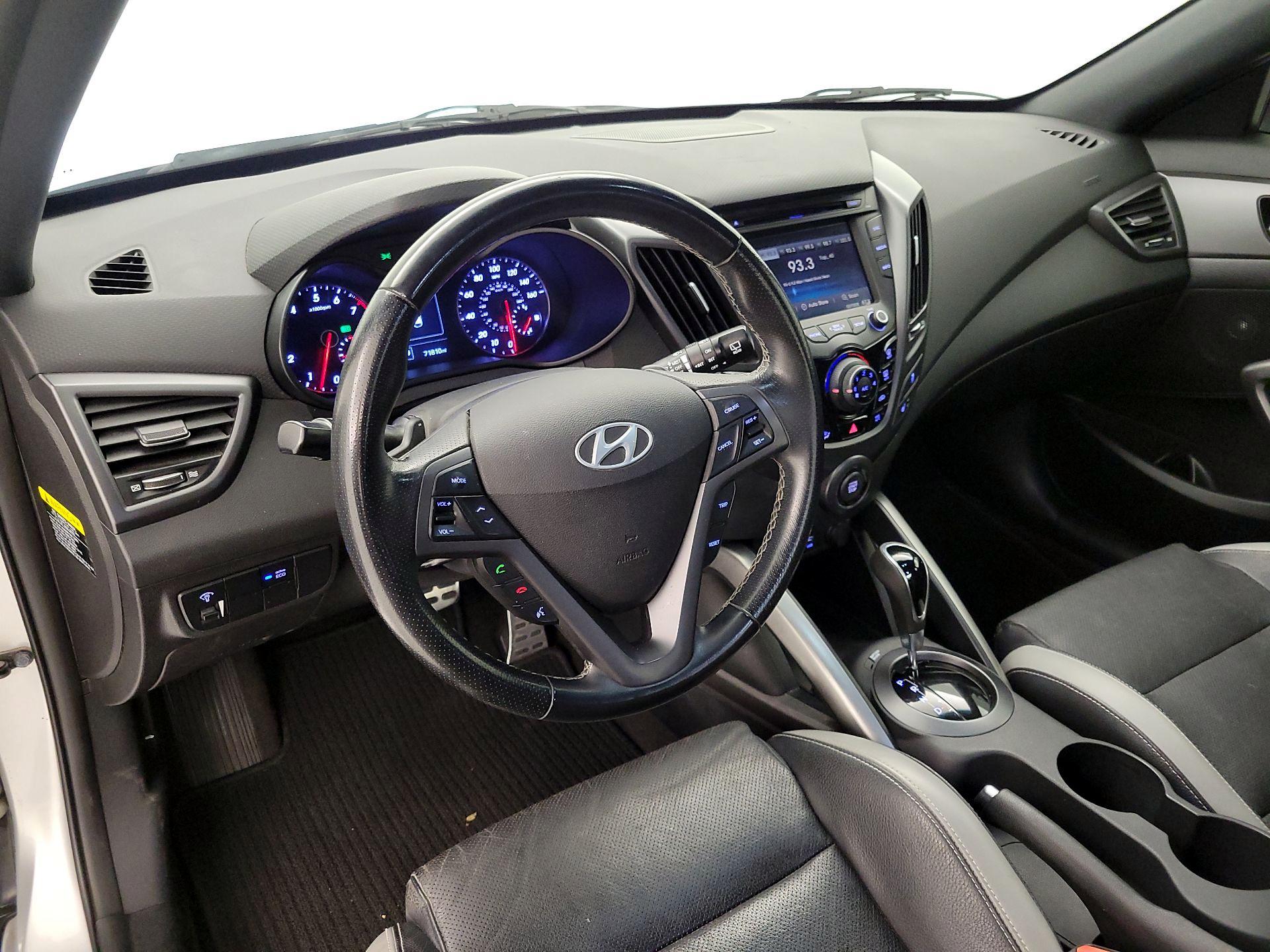 Thumbnail: 2016 Hyundai Veloster - 9