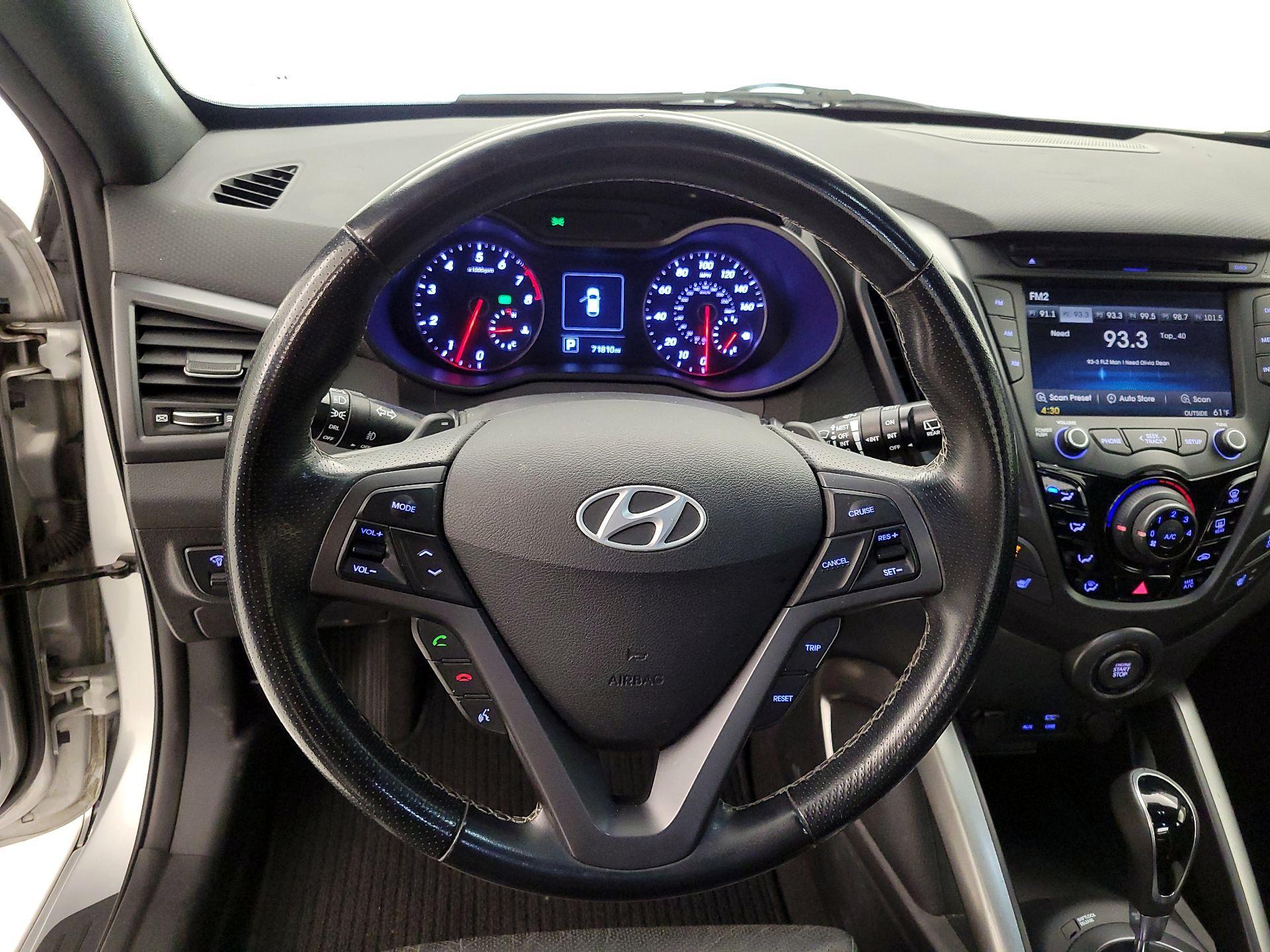 Thumbnail: 2016 Hyundai Veloster - 10