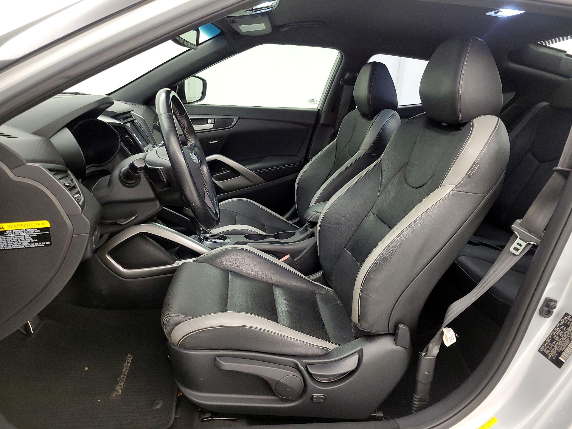 Thumbnail: 2016 Hyundai Veloster - 11