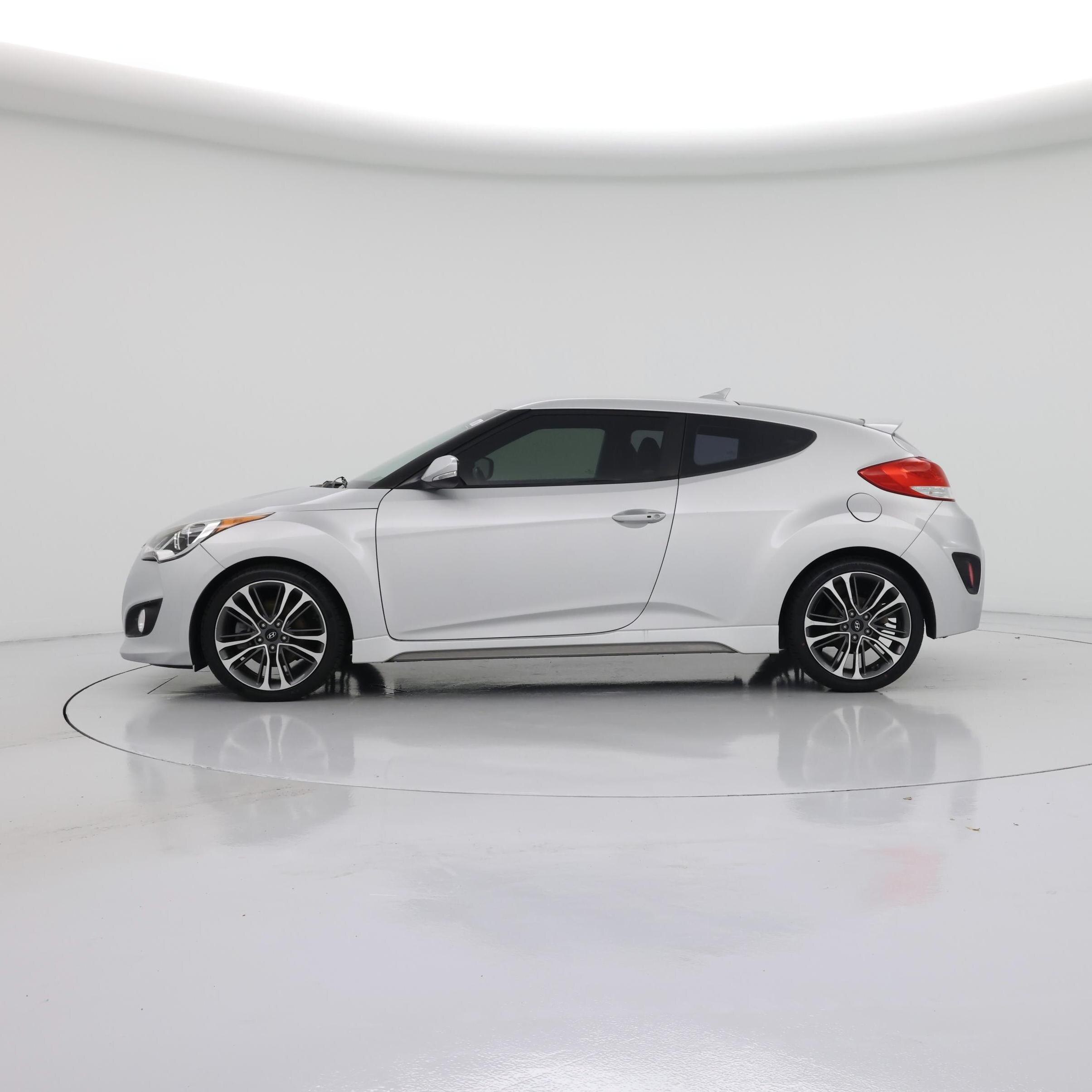 Thumbnail: 2016 Hyundai Veloster - 3