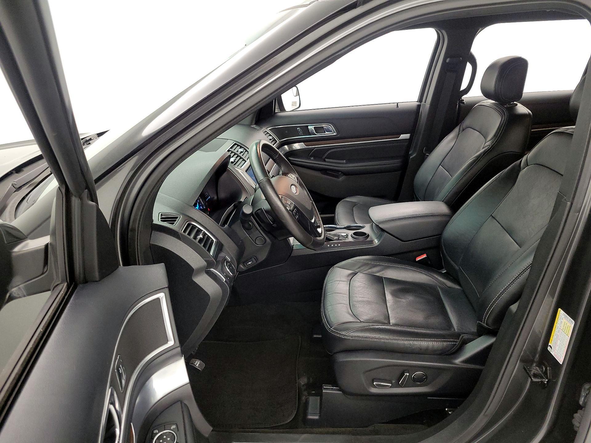 Thumbnail: 2016 Ford Explorer - 11