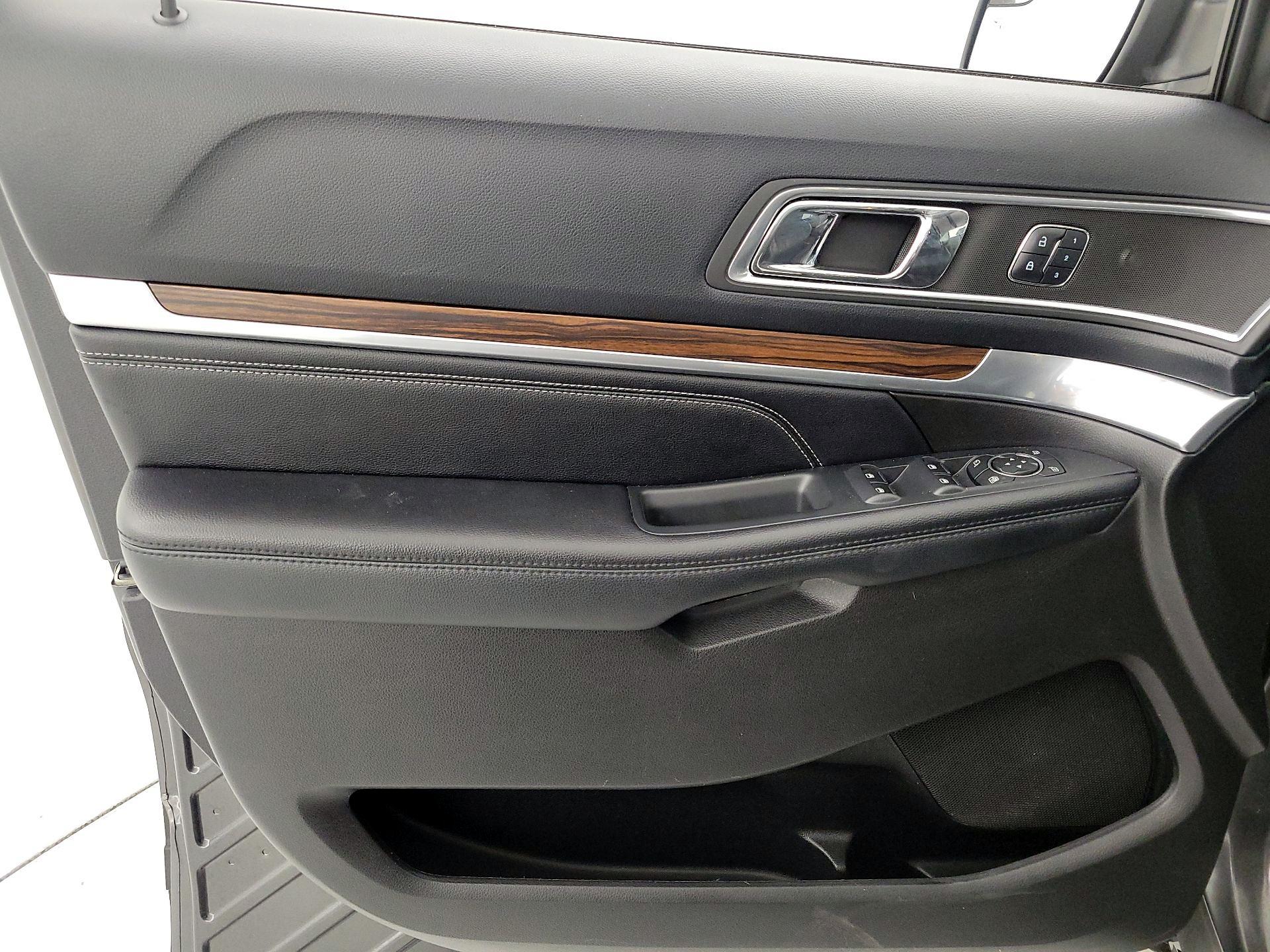 Thumbnail: 2016 Ford Explorer - 12