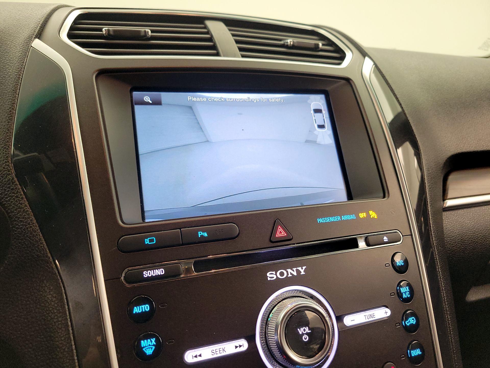 Thumbnail: 2016 Ford Explorer - 15