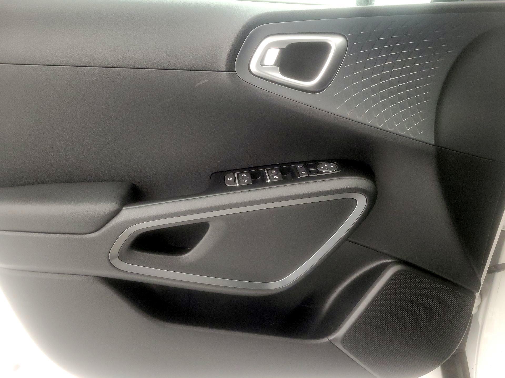 Thumbnail: 2020 Kia Soul - 12