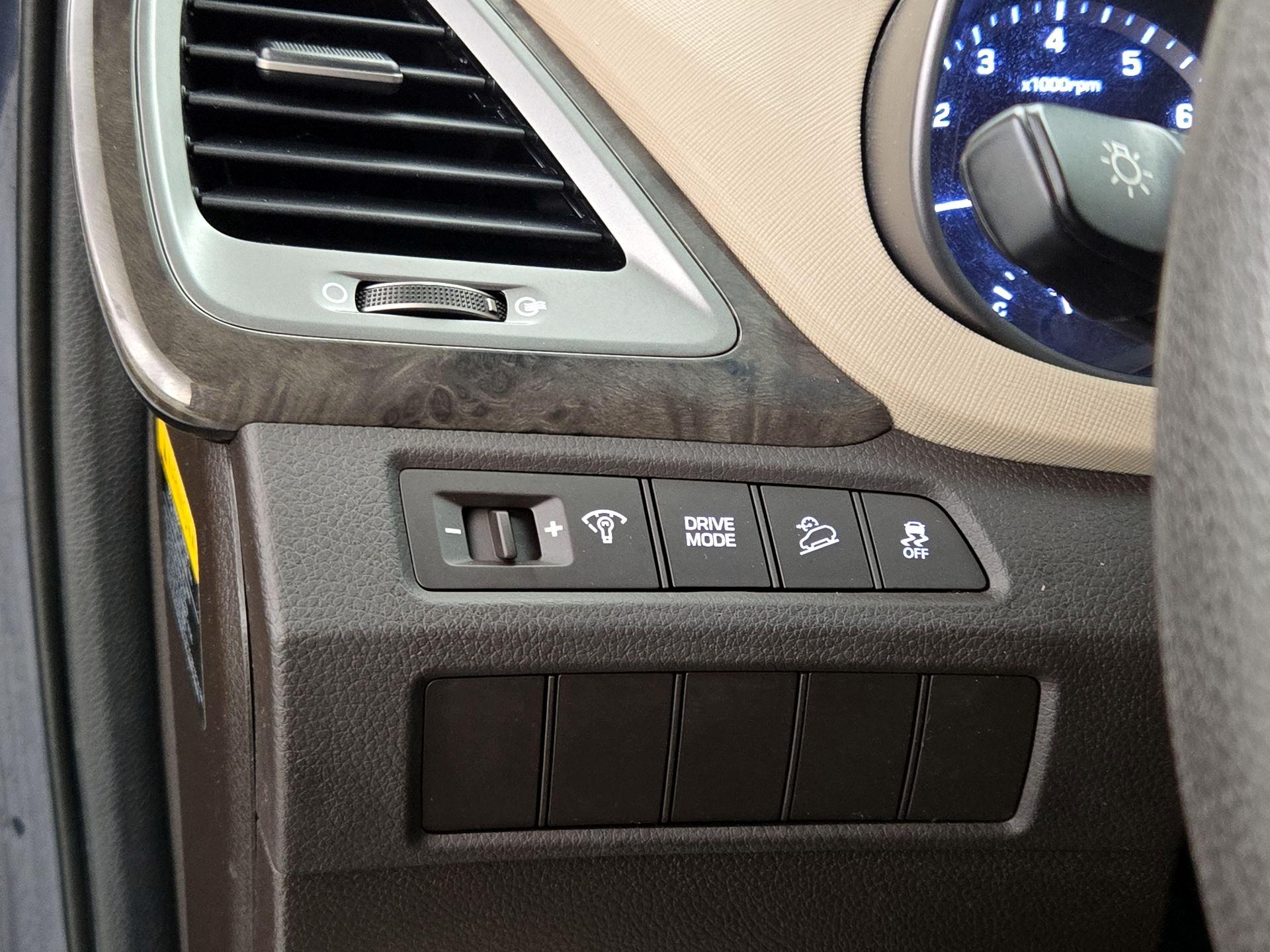 Thumbnail: 2017 Hyundai Santa Fe - 13