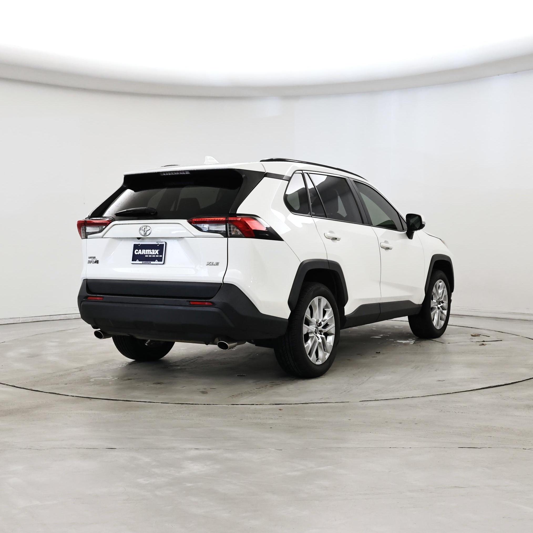Thumbnail: 2019 Toyota RAV4 - 8