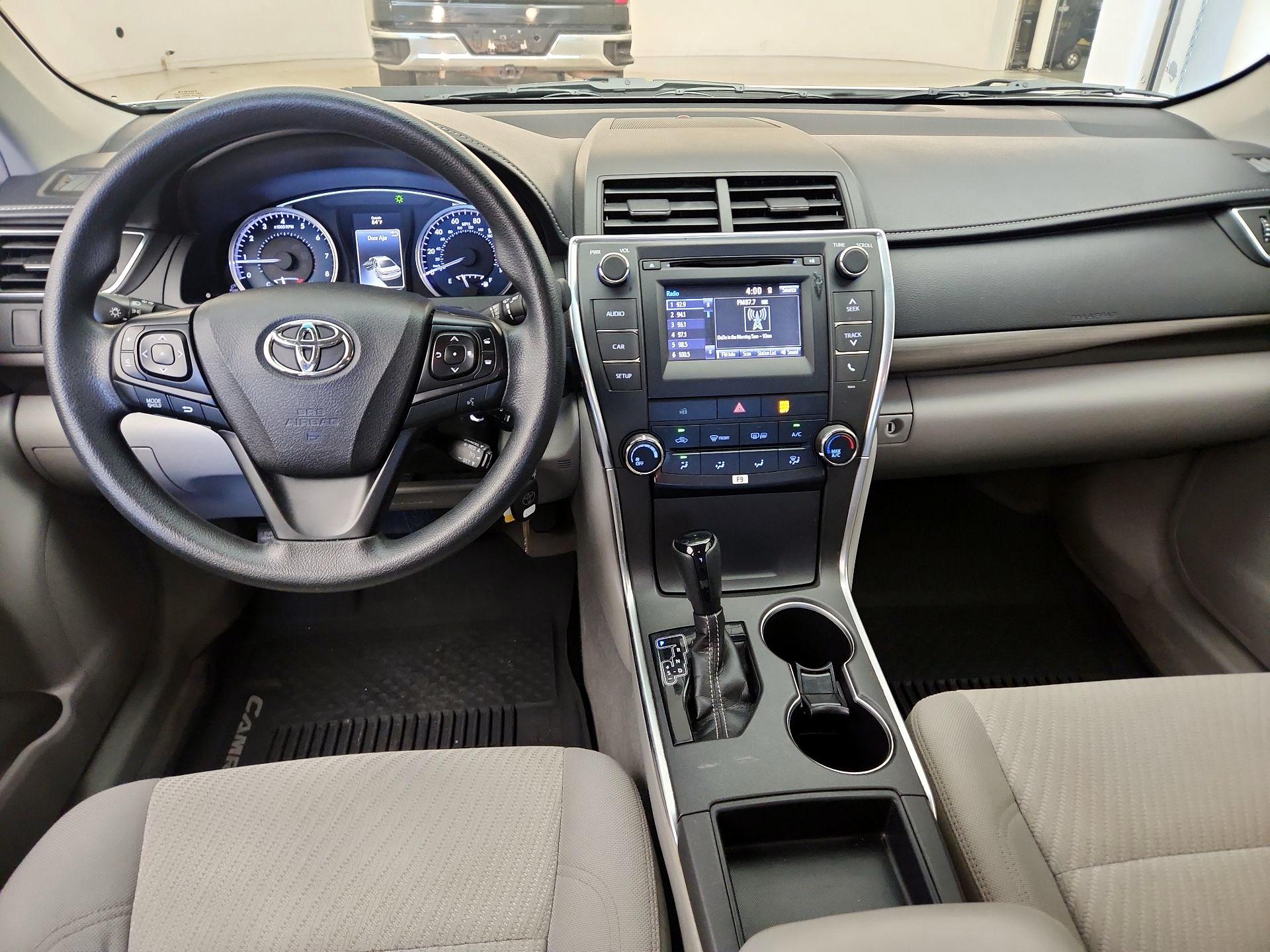 Thumbnail: 2017 Toyota Camry - 9