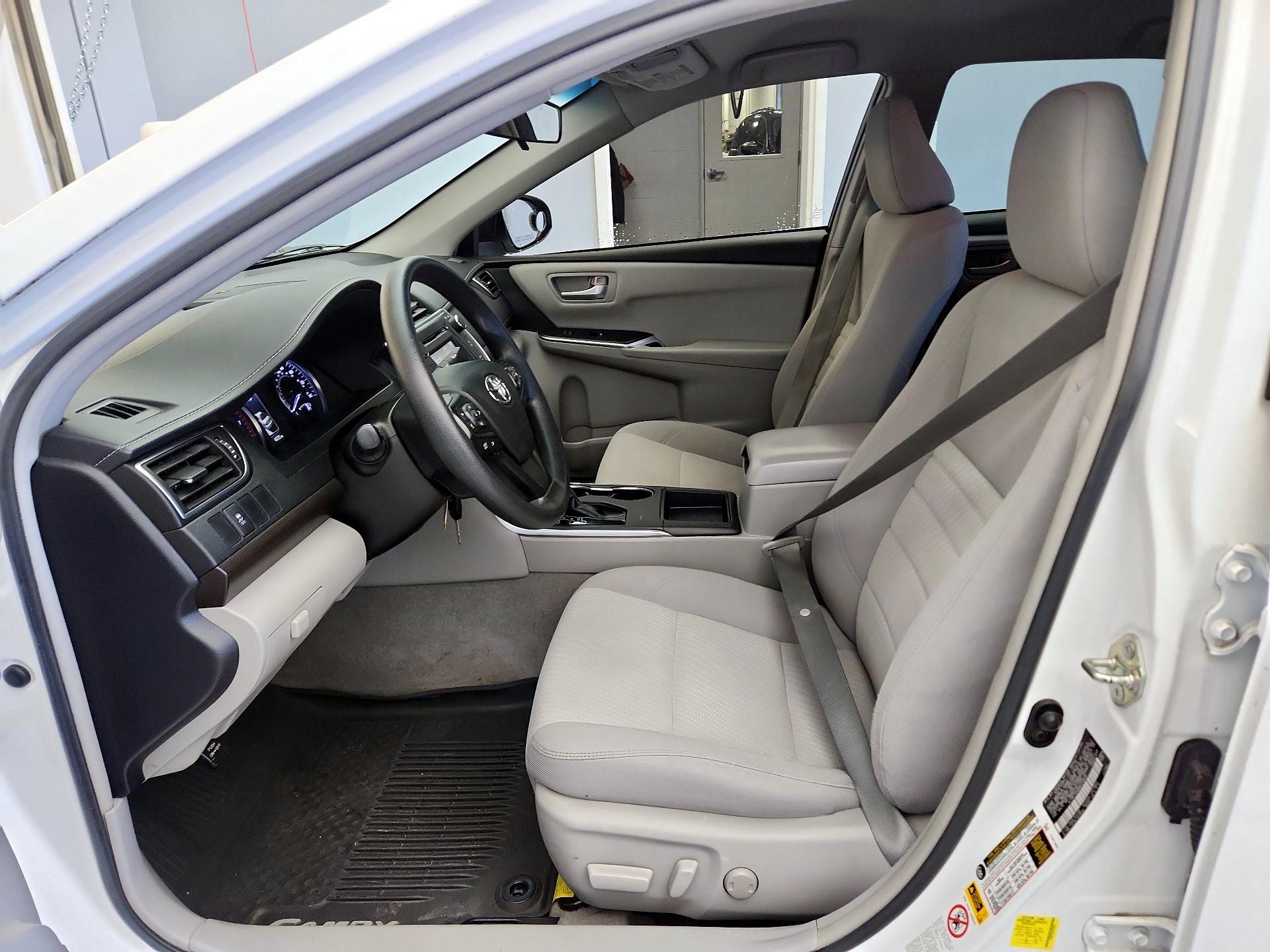 Thumbnail: 2017 Toyota Camry - 11