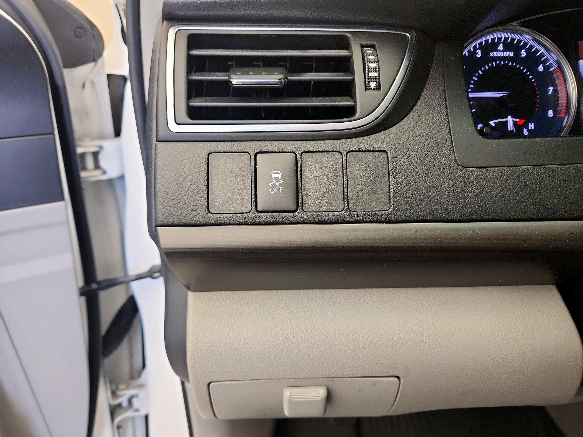 Thumbnail: 2017 Toyota Camry - 13