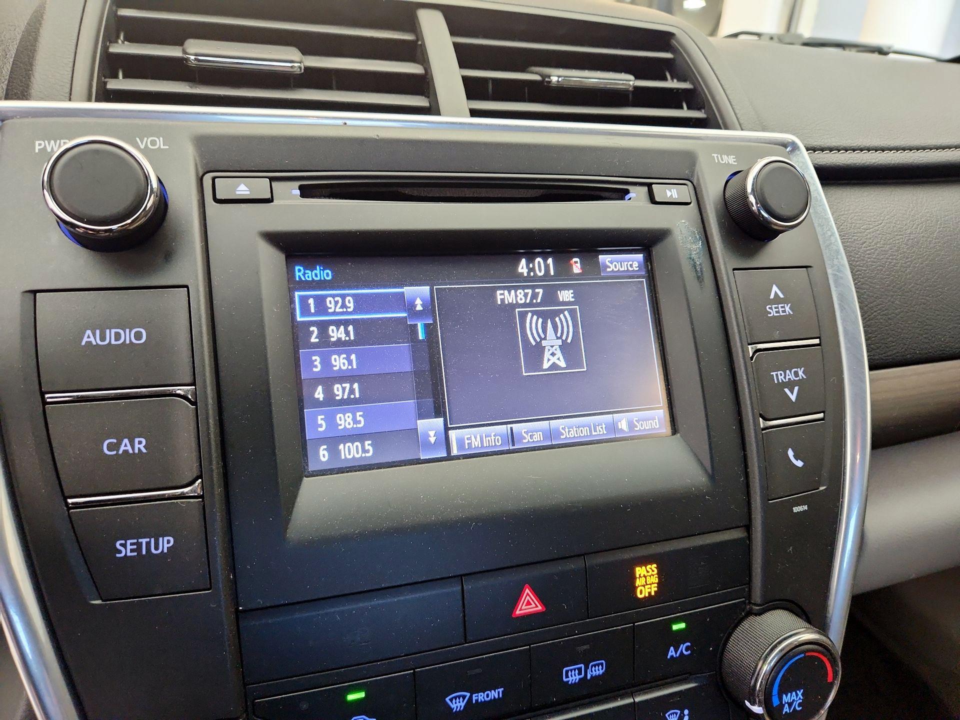 Thumbnail: 2017 Toyota Camry - 15