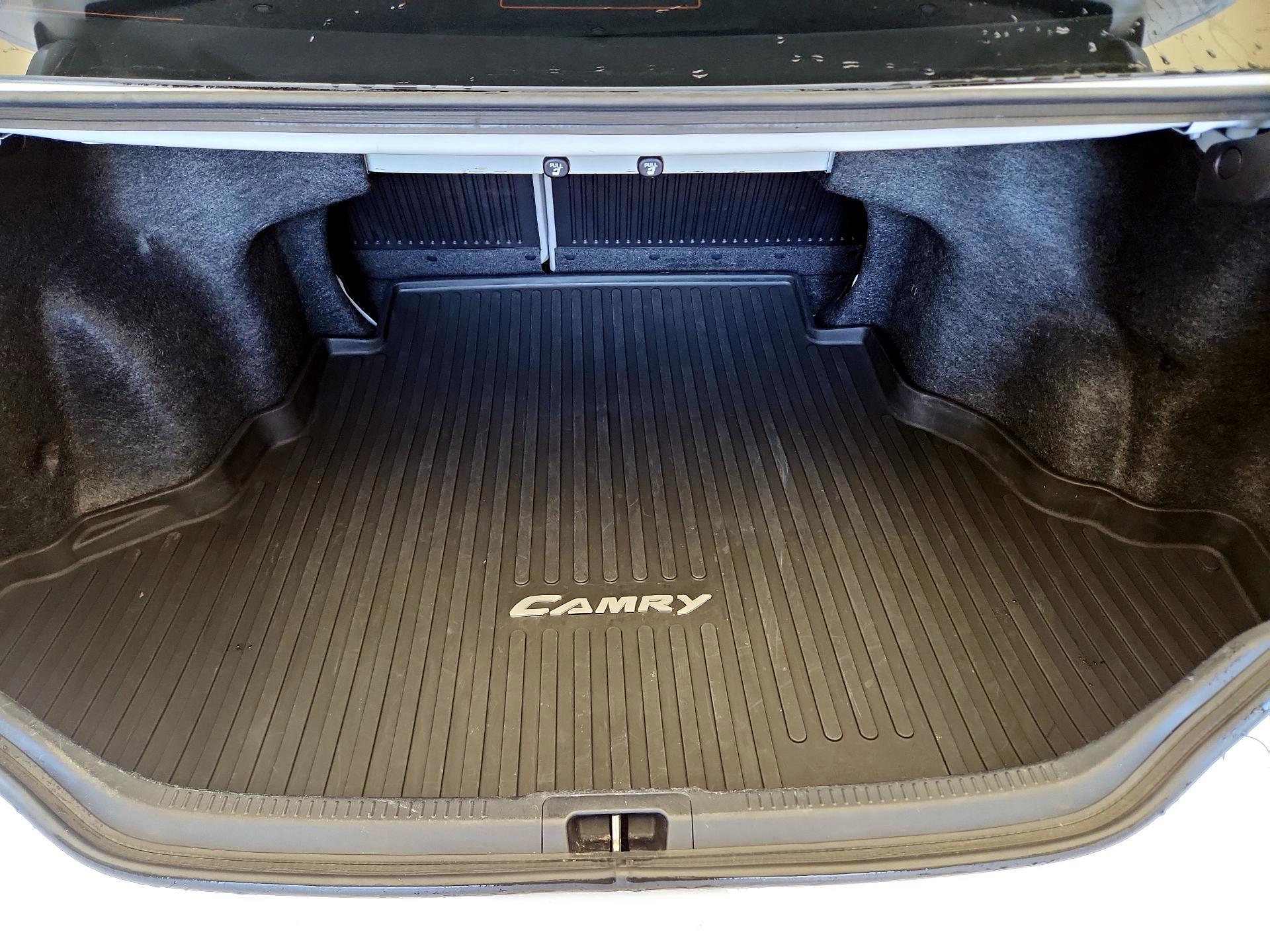 Thumbnail: 2017 Toyota Camry - 19