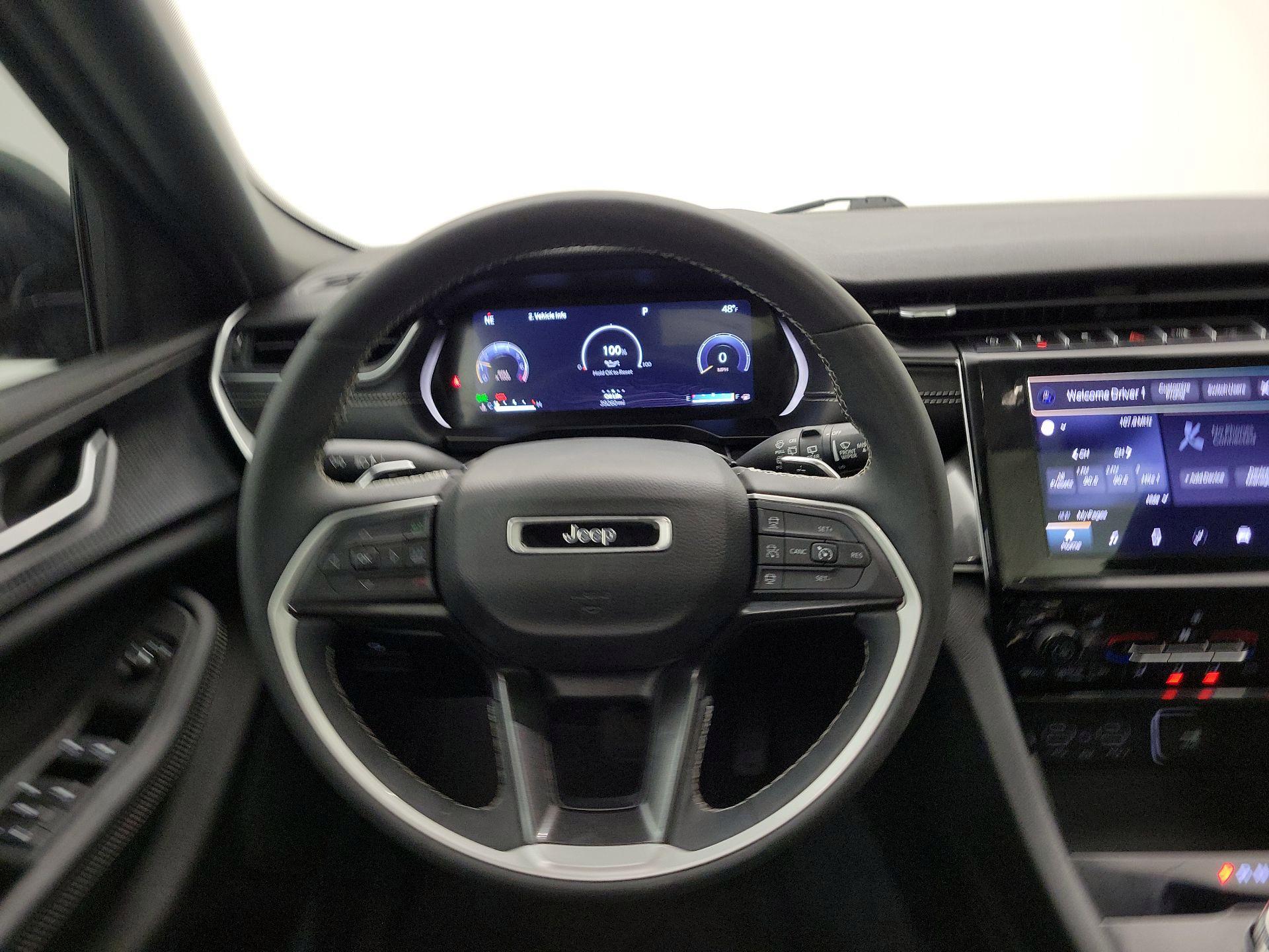 Thumbnail: 2023 Jeep Grand Cherokee - 10