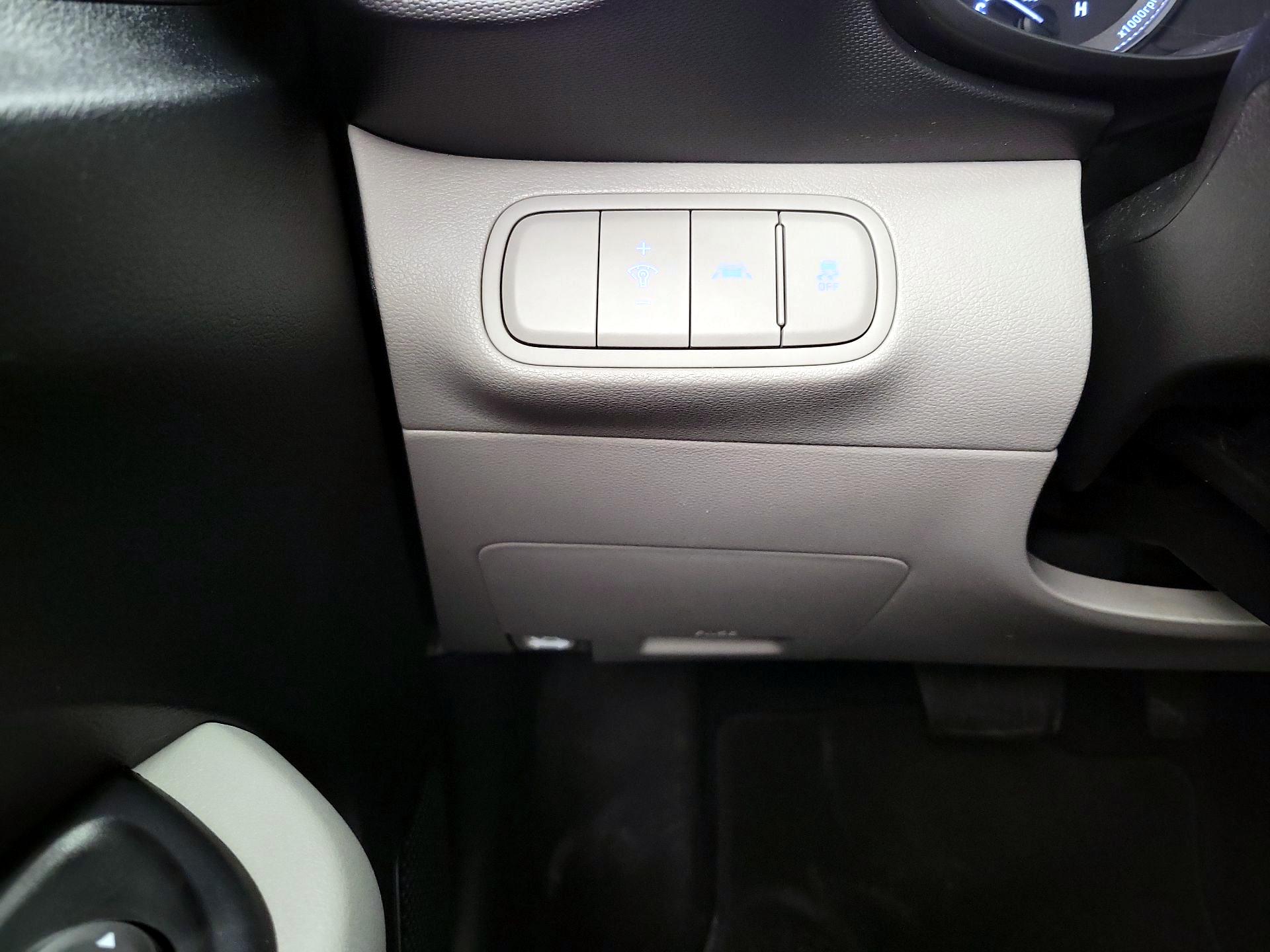 Thumbnail: 2022 Hyundai Venue - 13