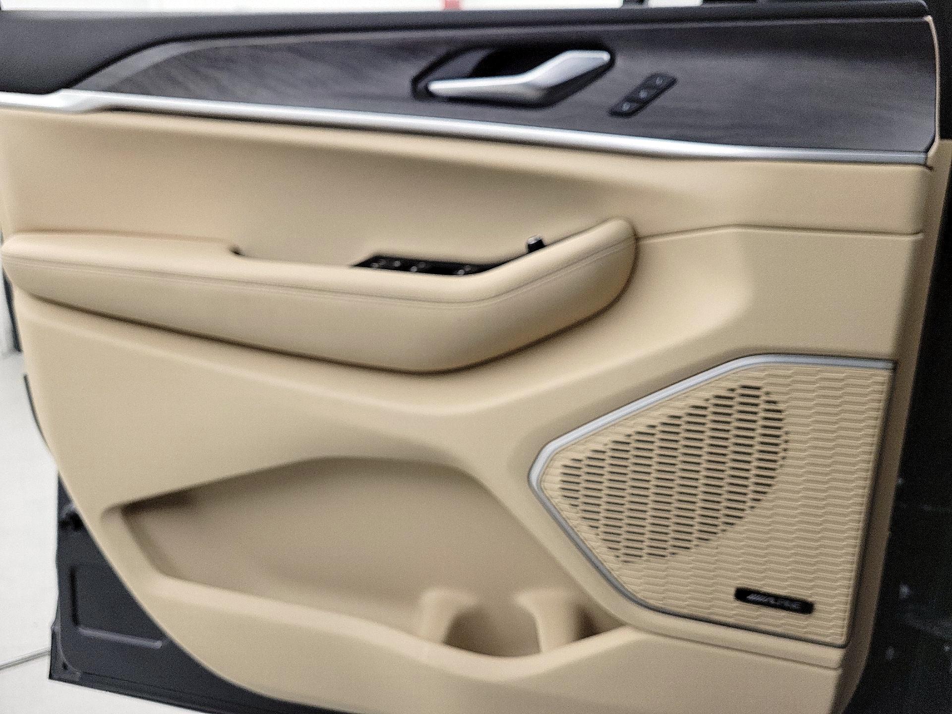 Thumbnail: 2022 Jeep Grand Cherokee - 12