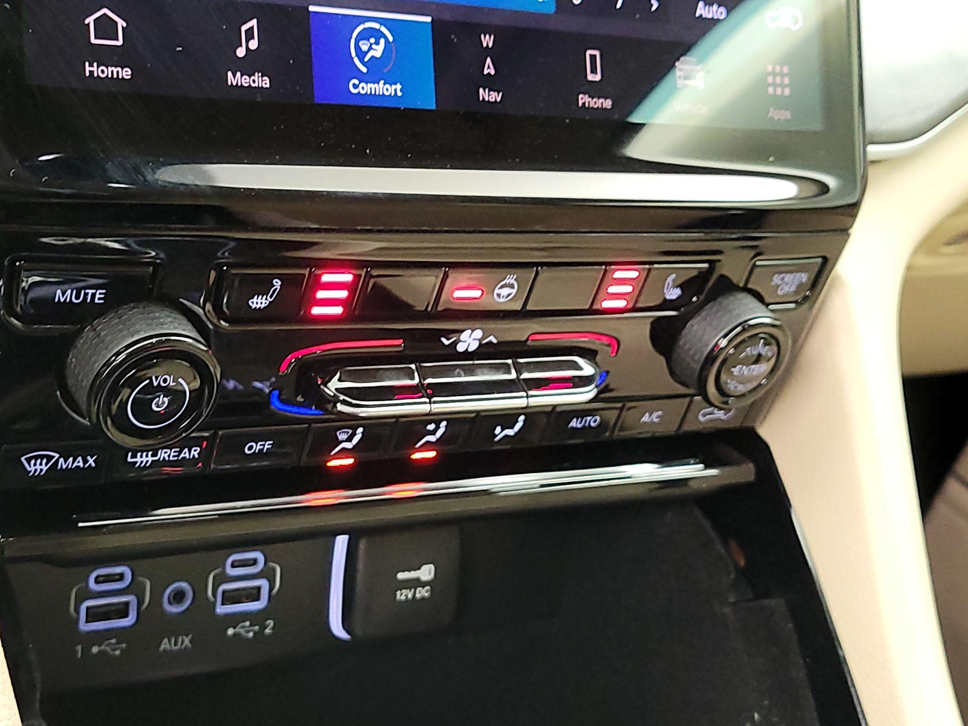 Thumbnail: 2022 Jeep Grand Cherokee - 17