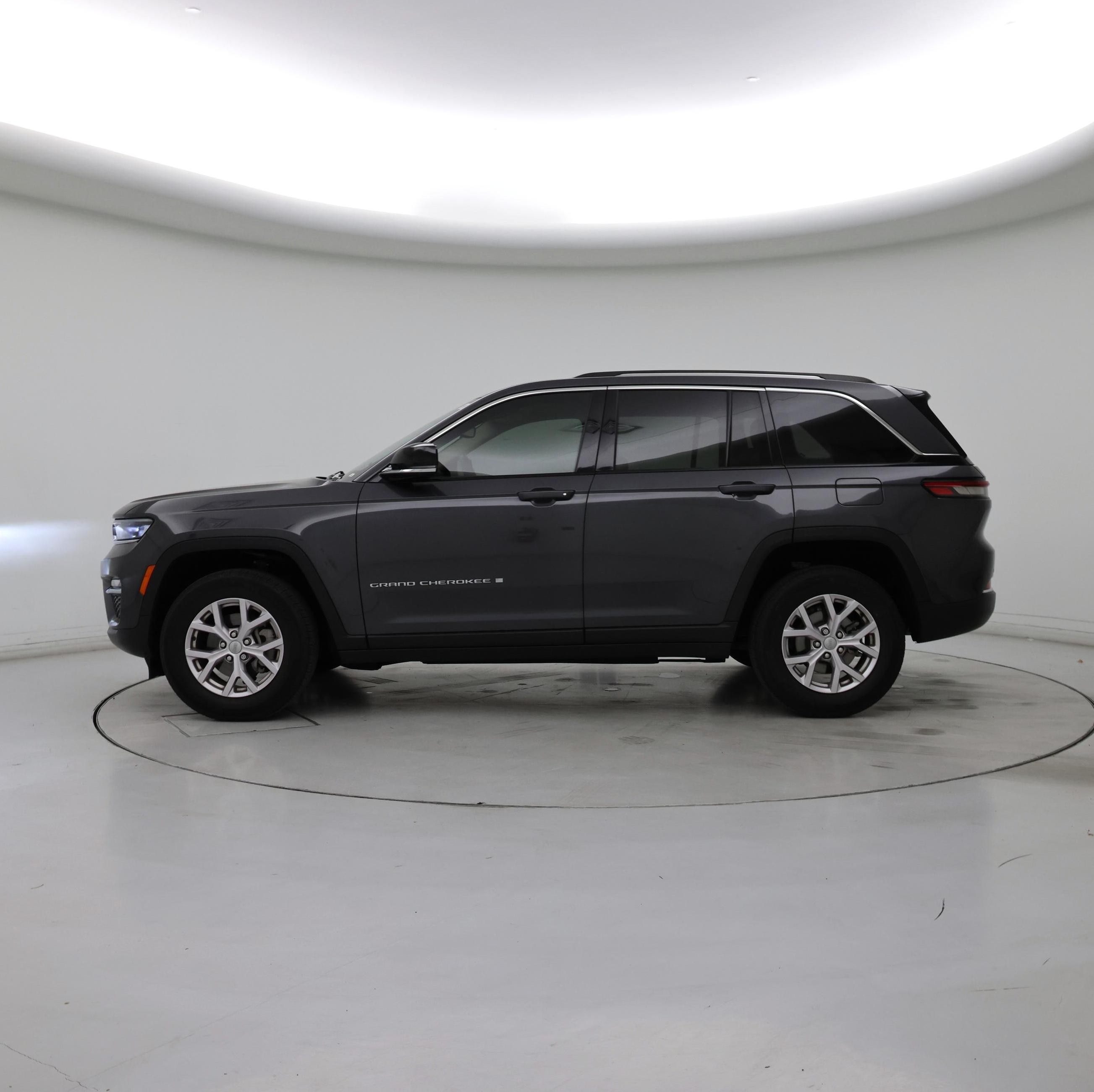 Thumbnail: 2022 Jeep Grand Cherokee - 3