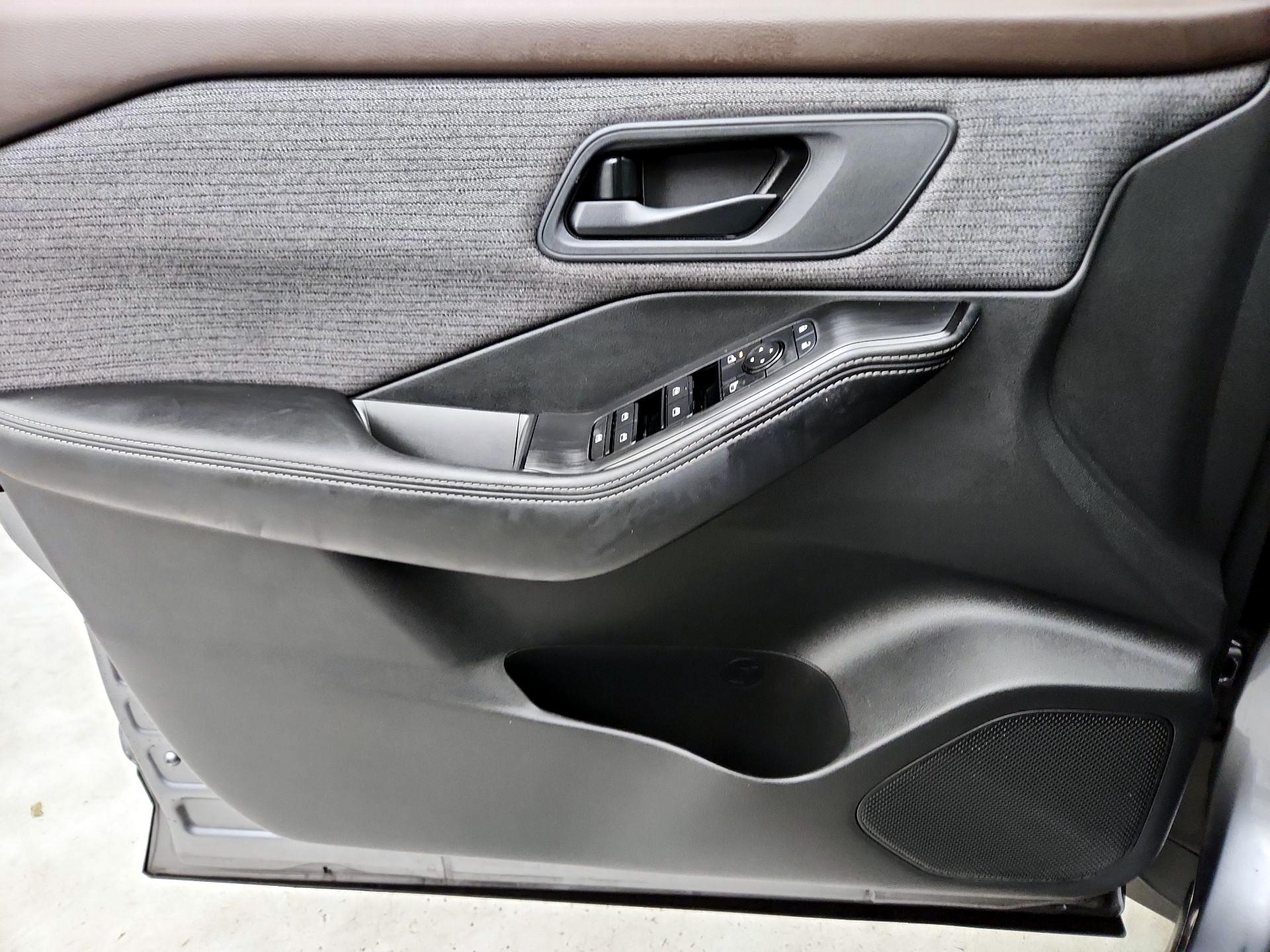 Thumbnail: 2021 Nissan Rogue - 12