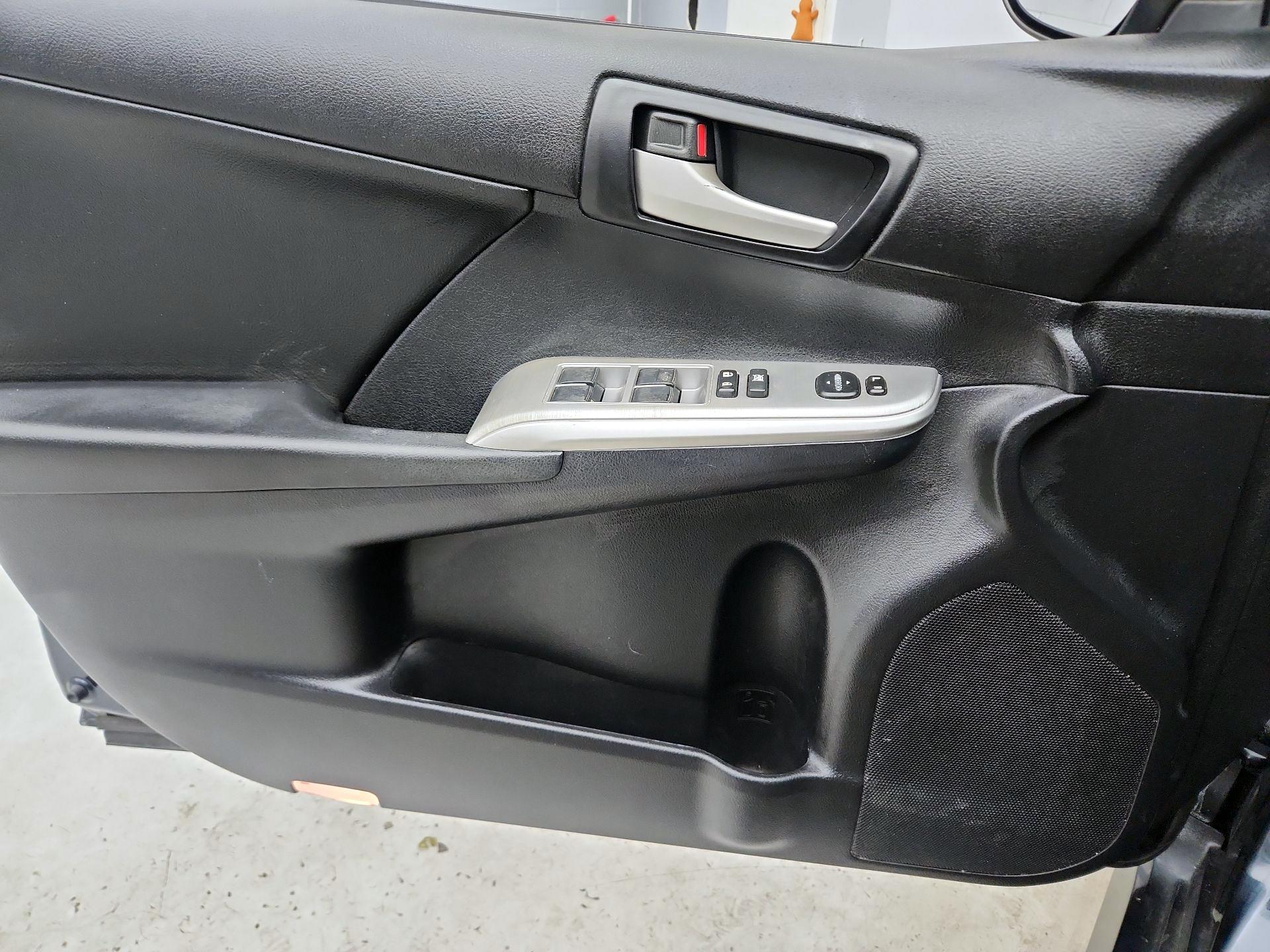 Thumbnail: 2014 Toyota Camry - 12