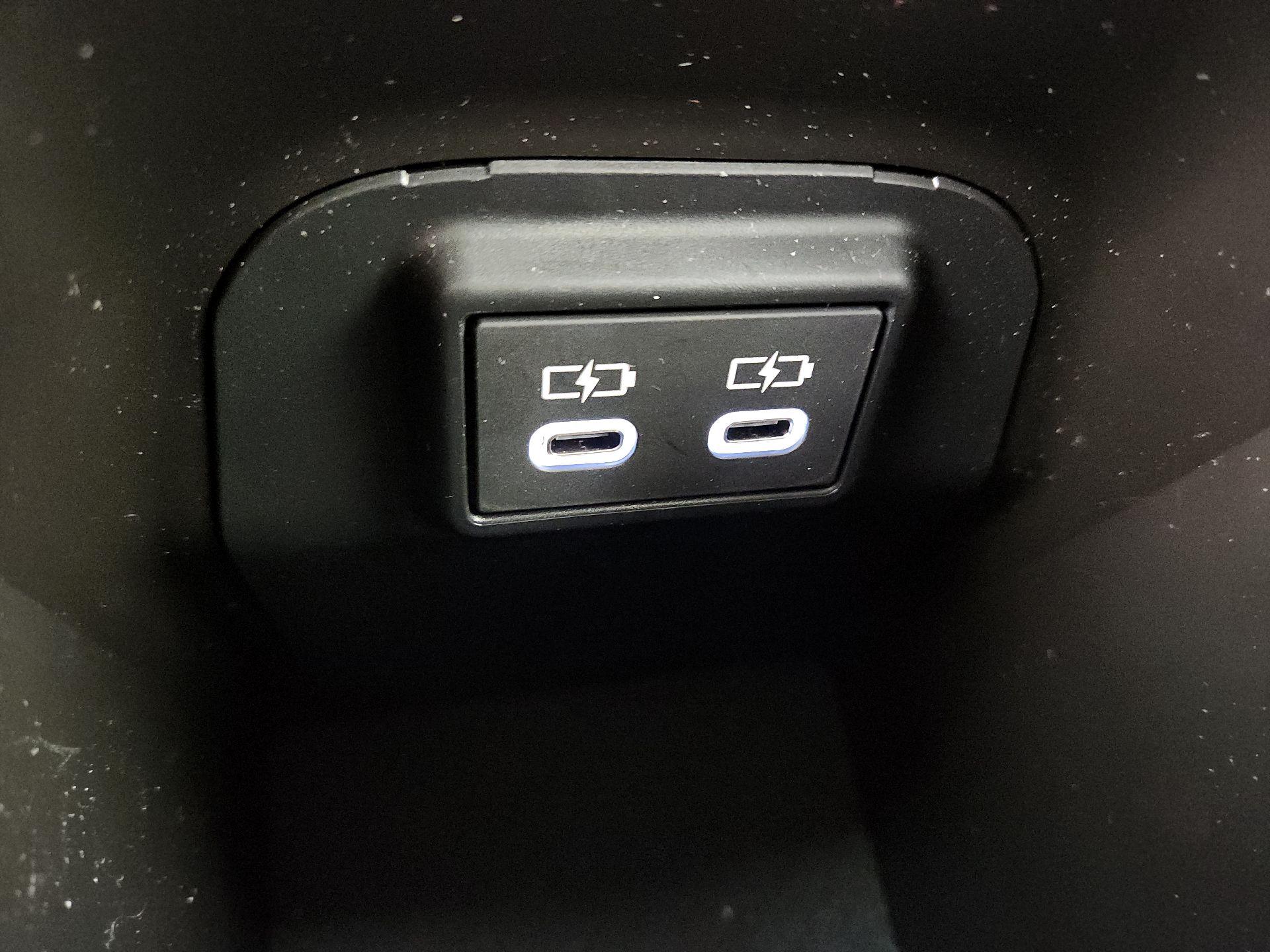 Thumbnail: 2025 Toyota RAV4 - 18