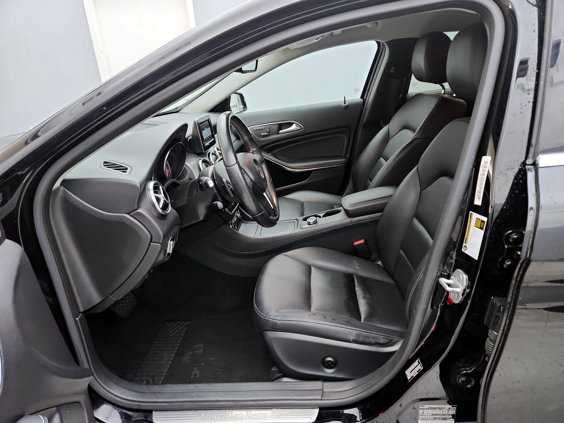 Thumbnail: 2015 Mercedes-Benz GLA - 11