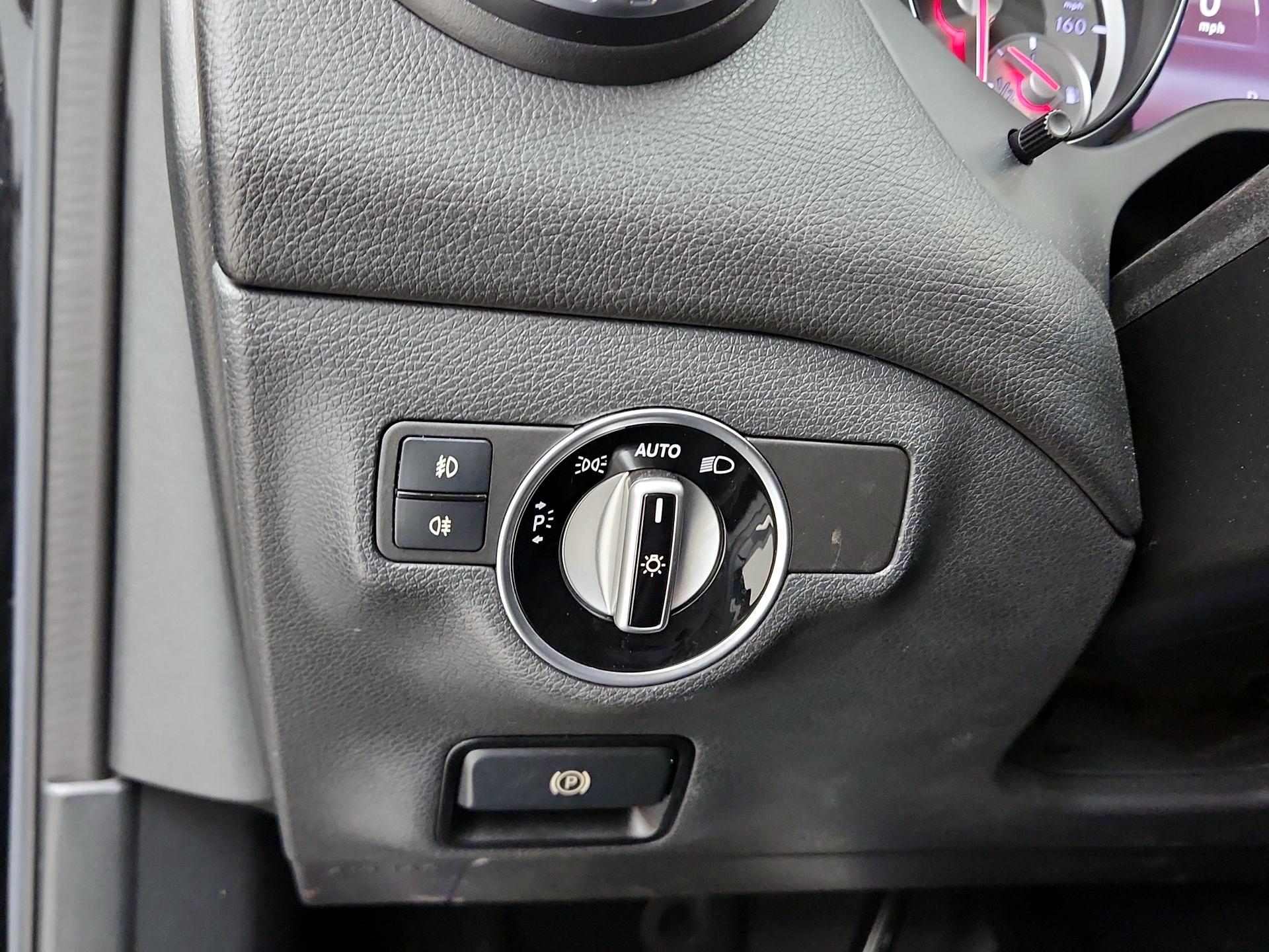 Thumbnail: 2015 Mercedes-Benz GLA - 13