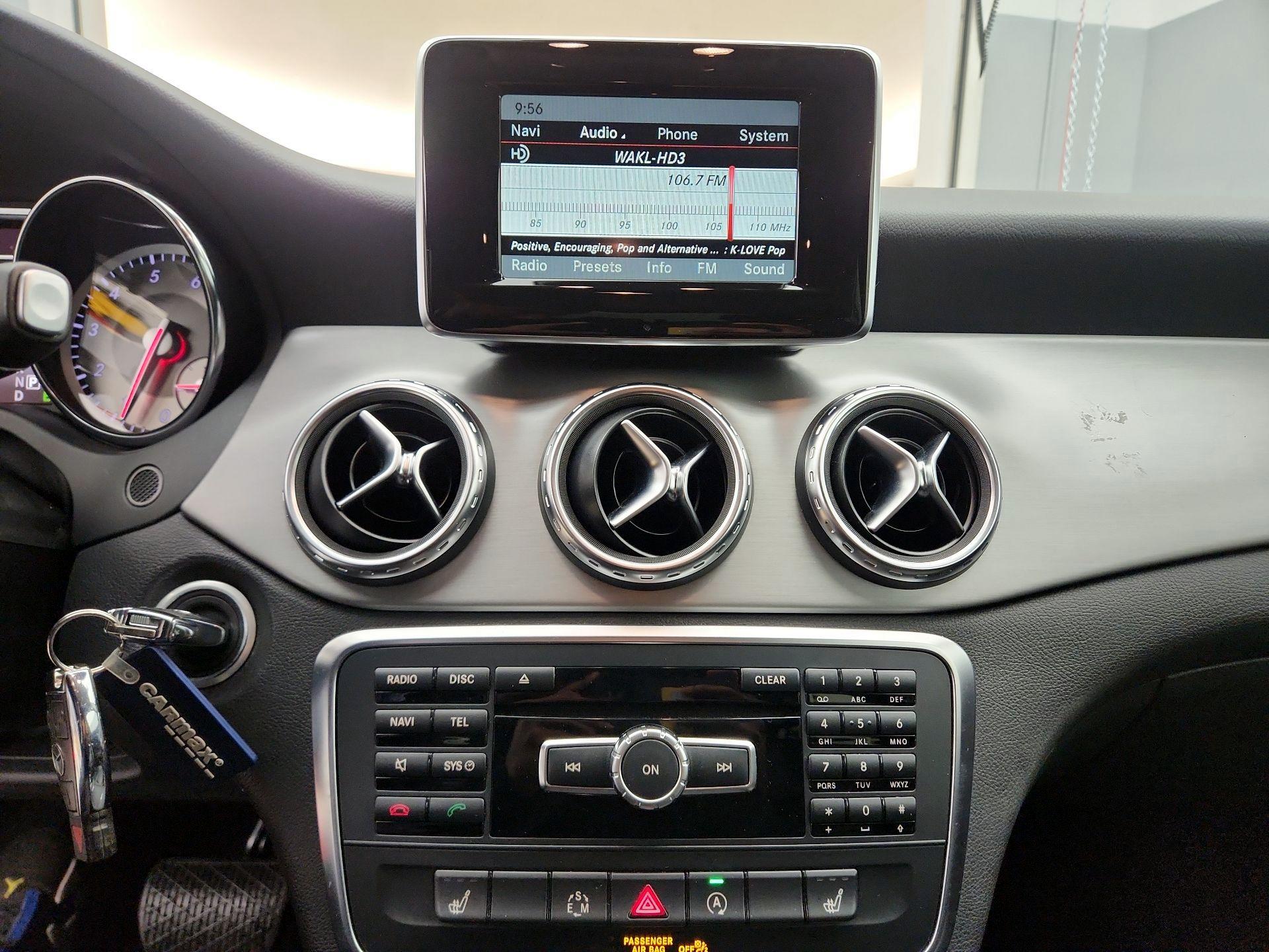 Thumbnail: 2015 Mercedes-Benz GLA - 15