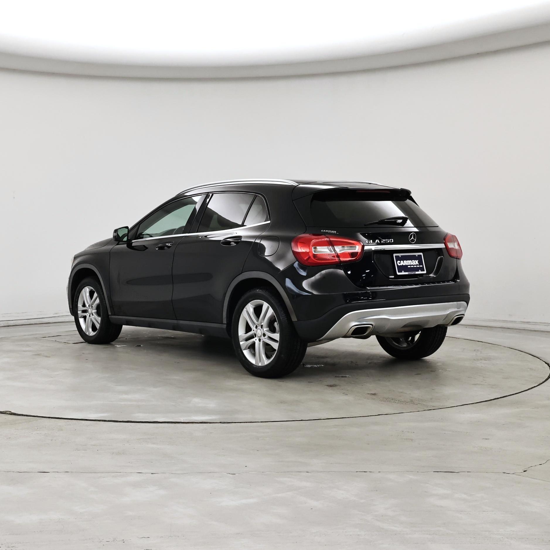 Thumbnail: 2015 Mercedes-Benz GLA - 2