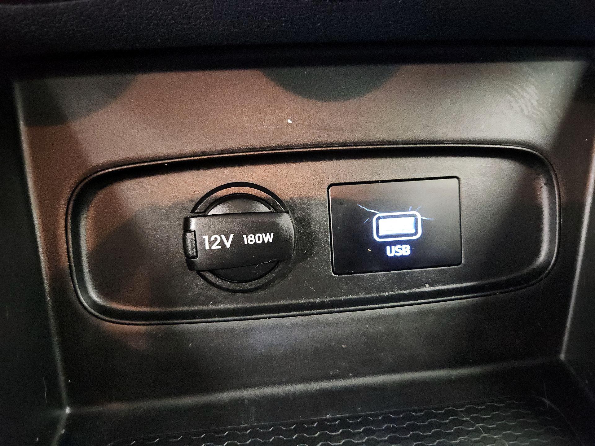 Thumbnail: 2021 Hyundai Venue - 18