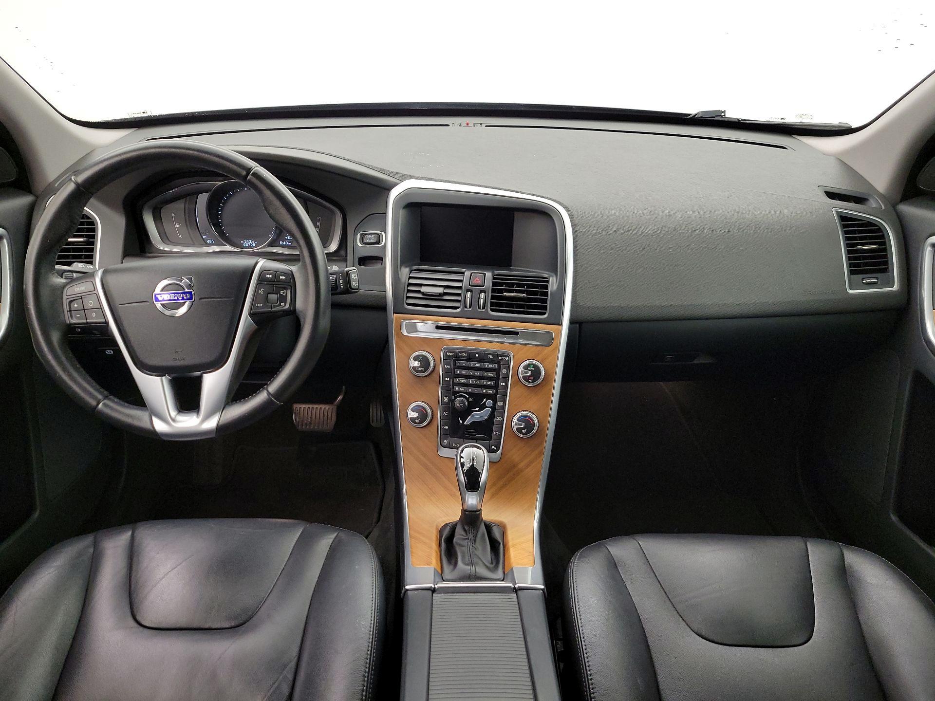 Thumbnail: 2017 Volvo XC60 - 9