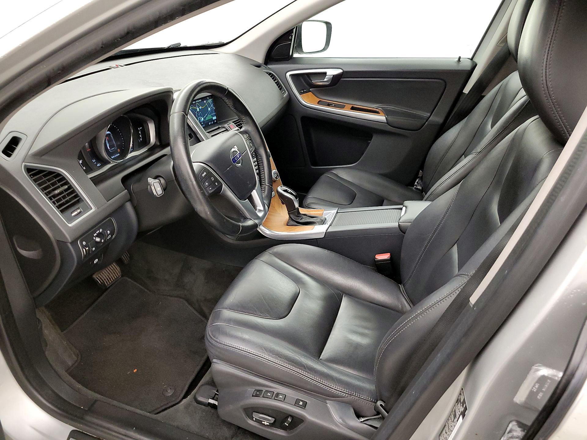 Thumbnail: 2017 Volvo XC60 - 11