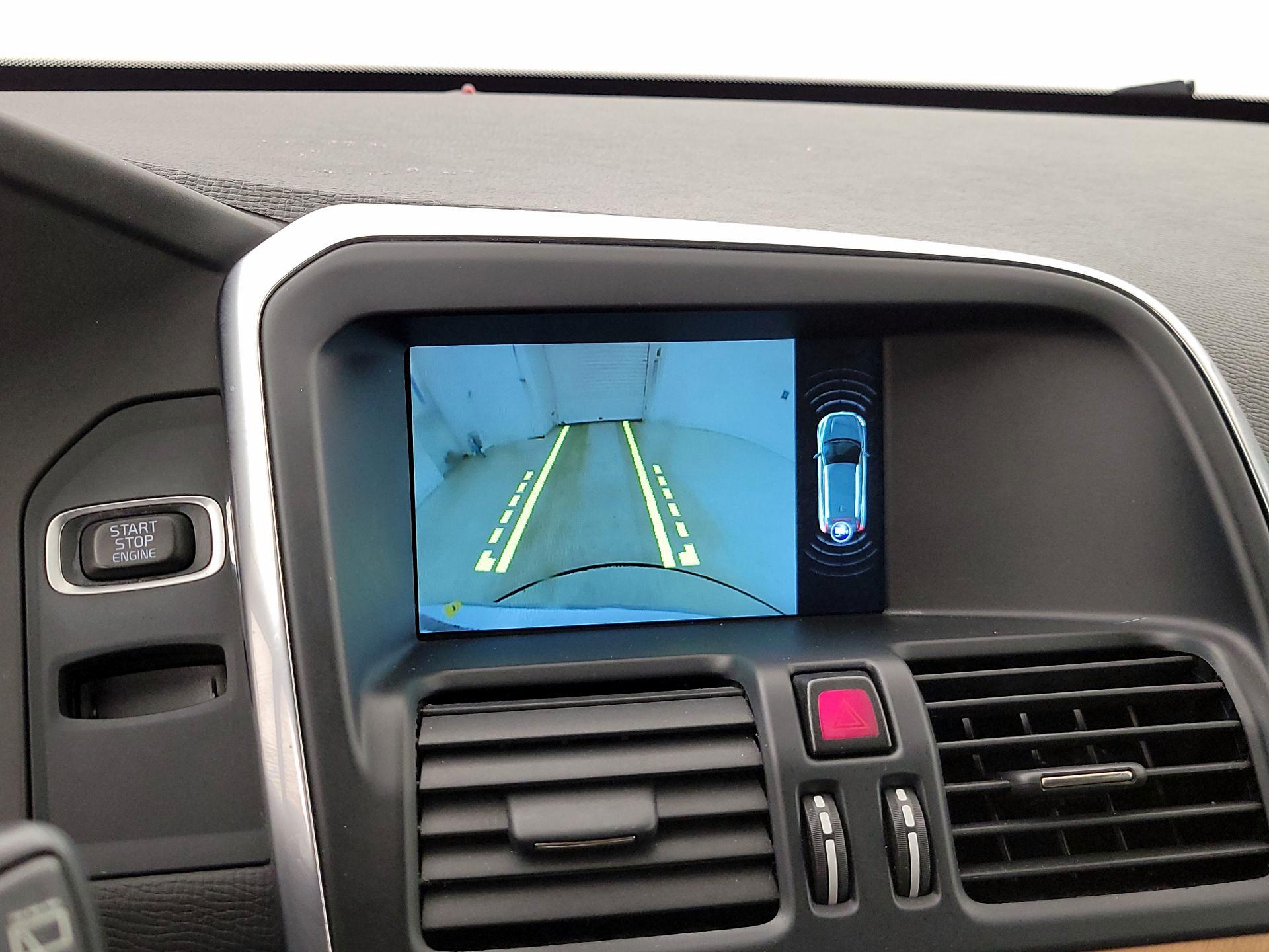 Thumbnail: 2017 Volvo XC60 - 15