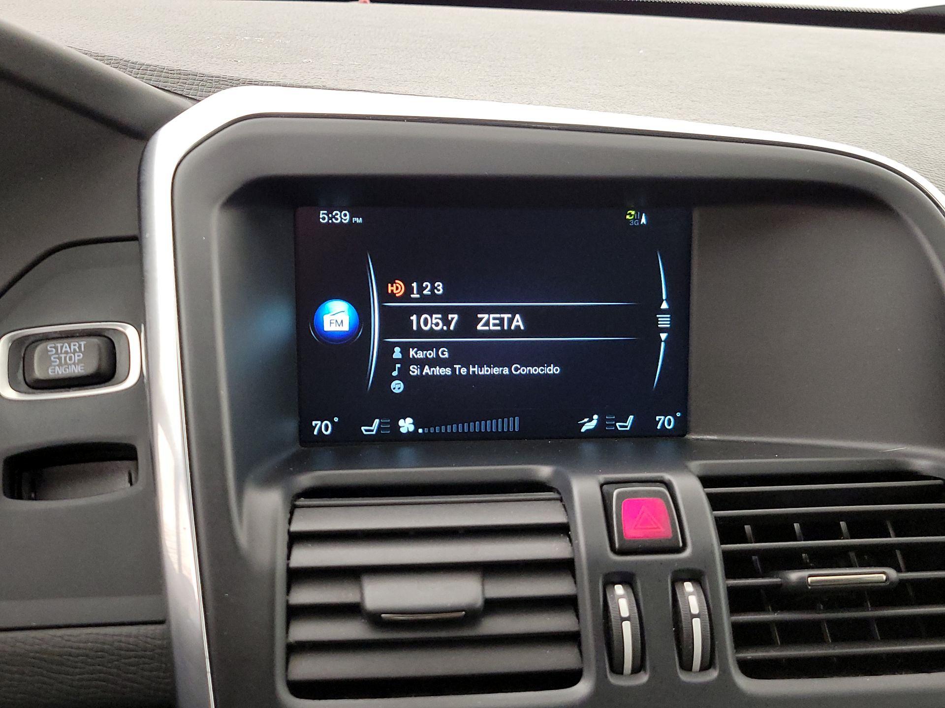 Thumbnail: 2017 Volvo XC60 - 16