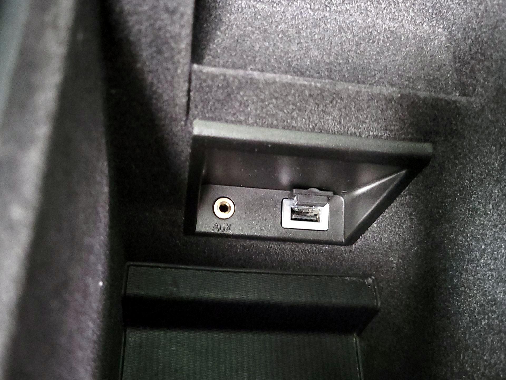 Thumbnail: 2017 Volvo XC60 - 19