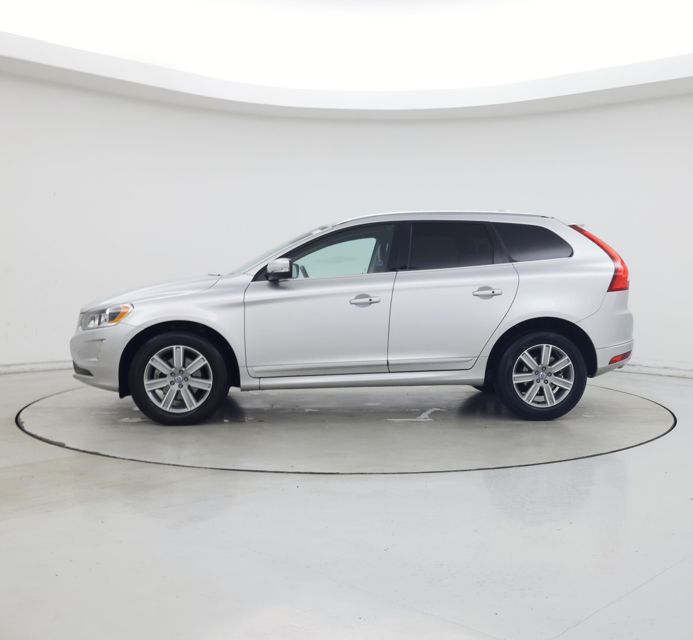 Thumbnail: 2017 Volvo XC60 - 3