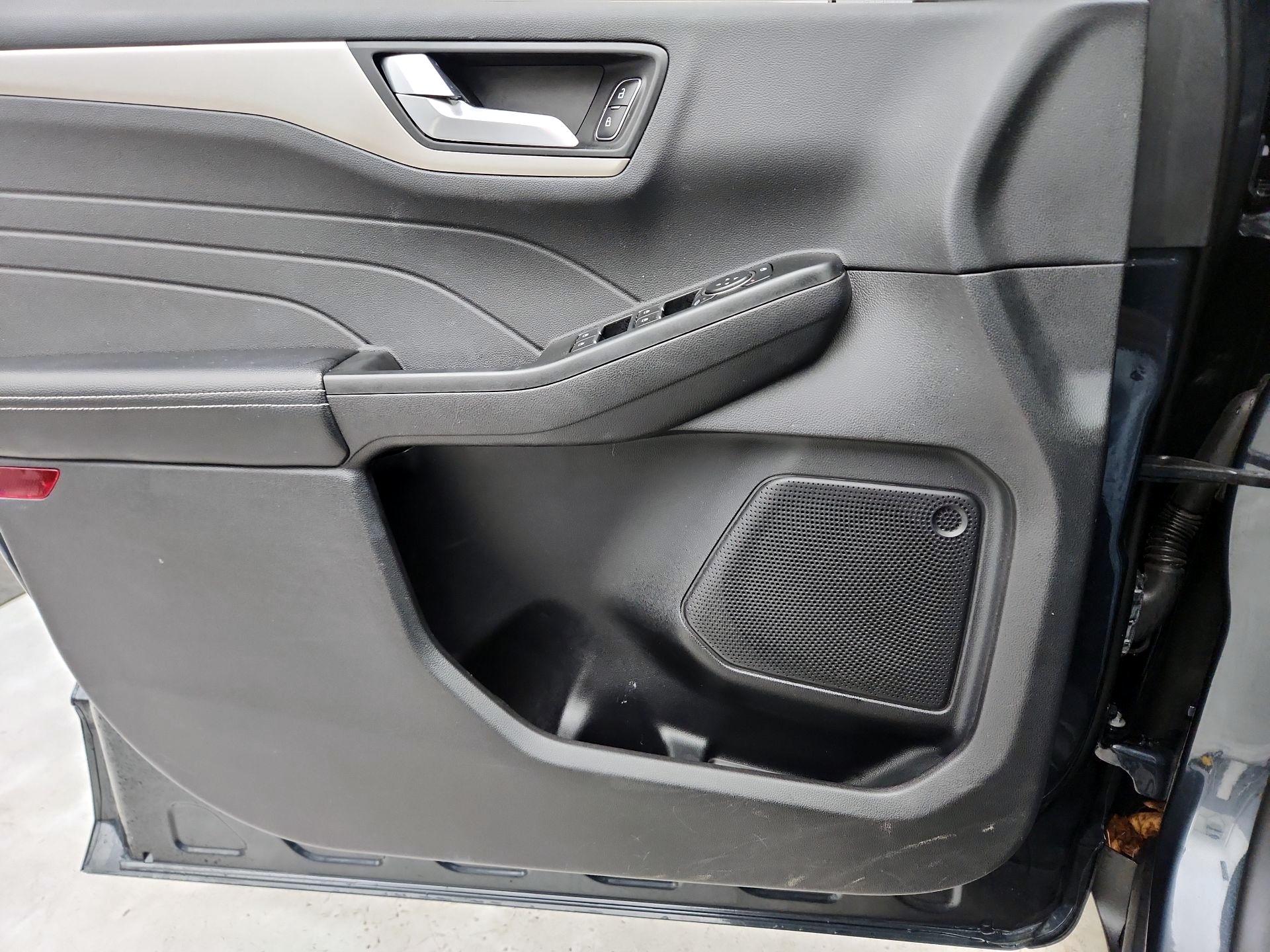 Thumbnail: 2022 Ford Escape - 12