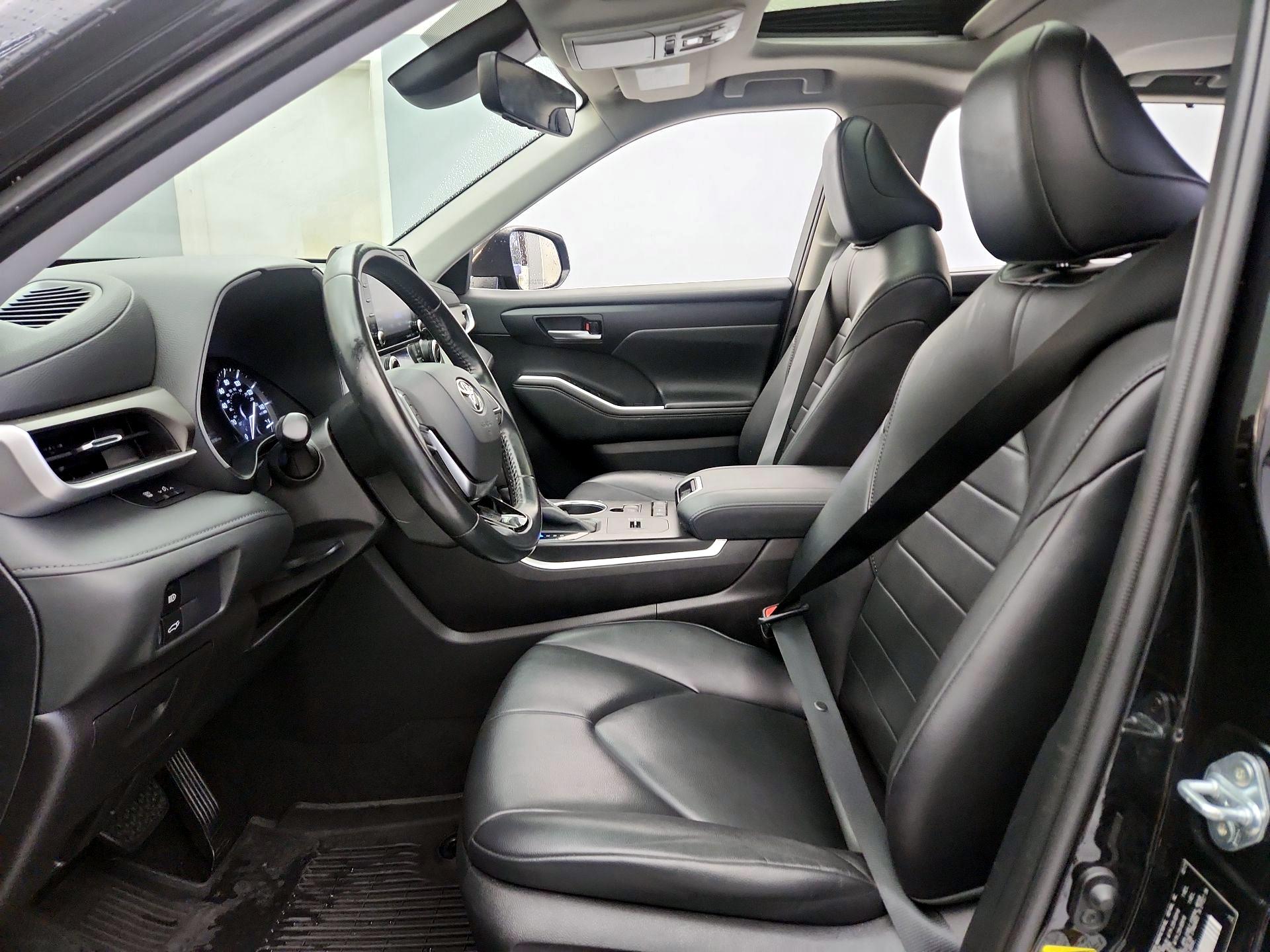 Thumbnail: 2021 Toyota Highlander - 11