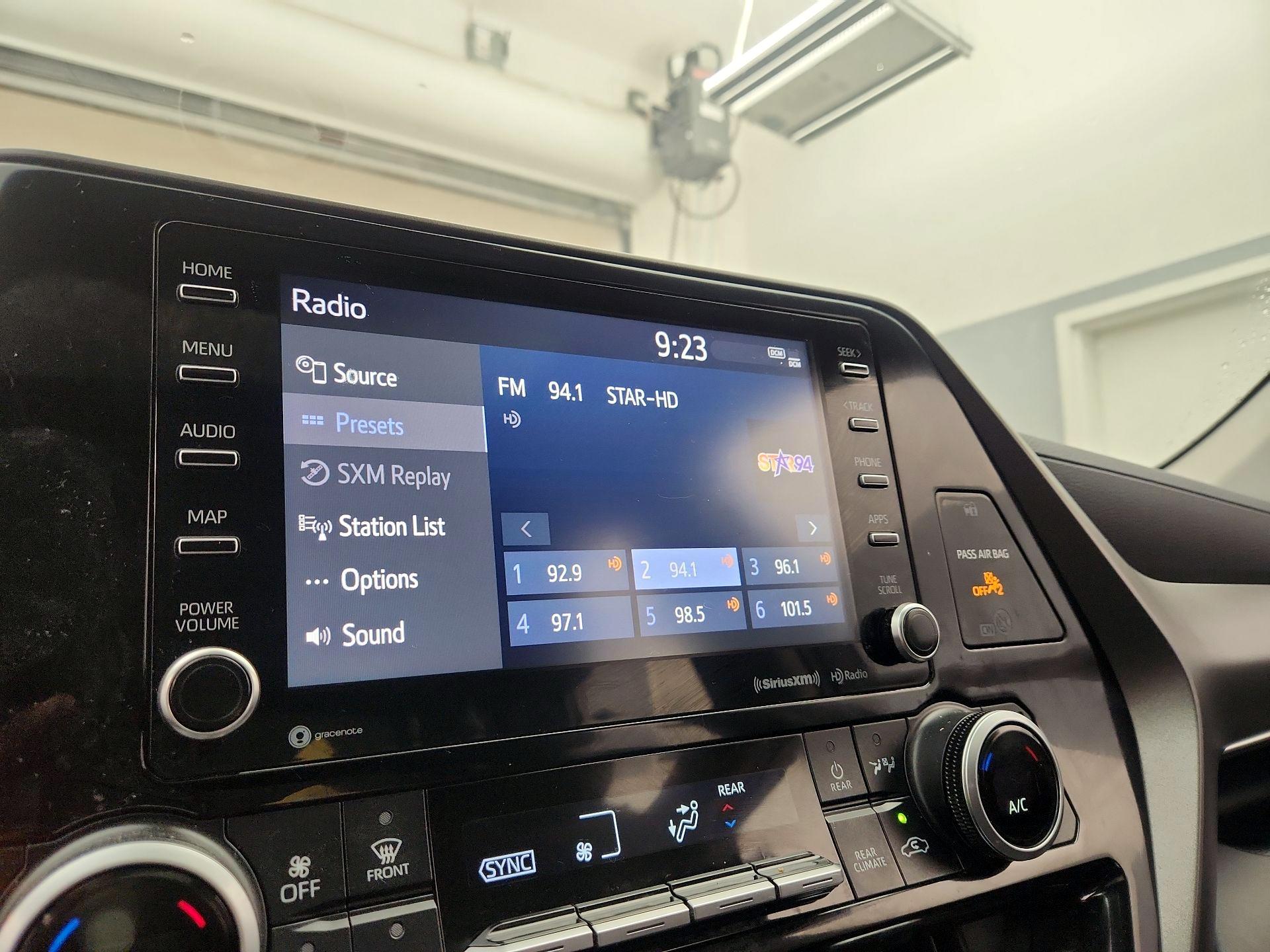 Thumbnail: 2021 Toyota Highlander - 15