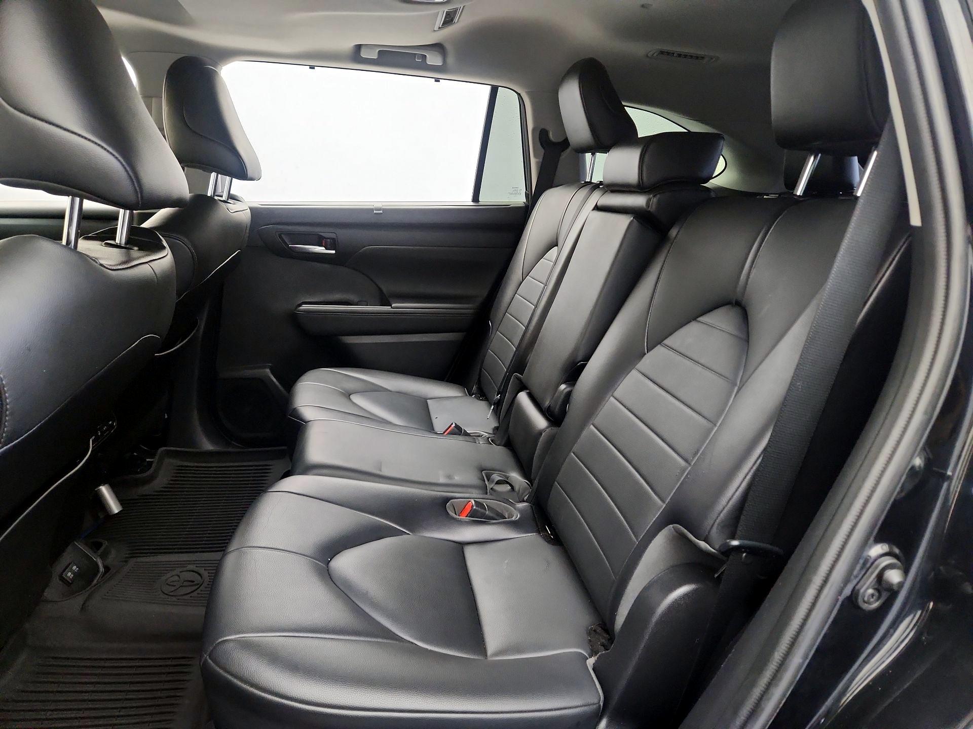 Thumbnail: 2021 Toyota Highlander - 20