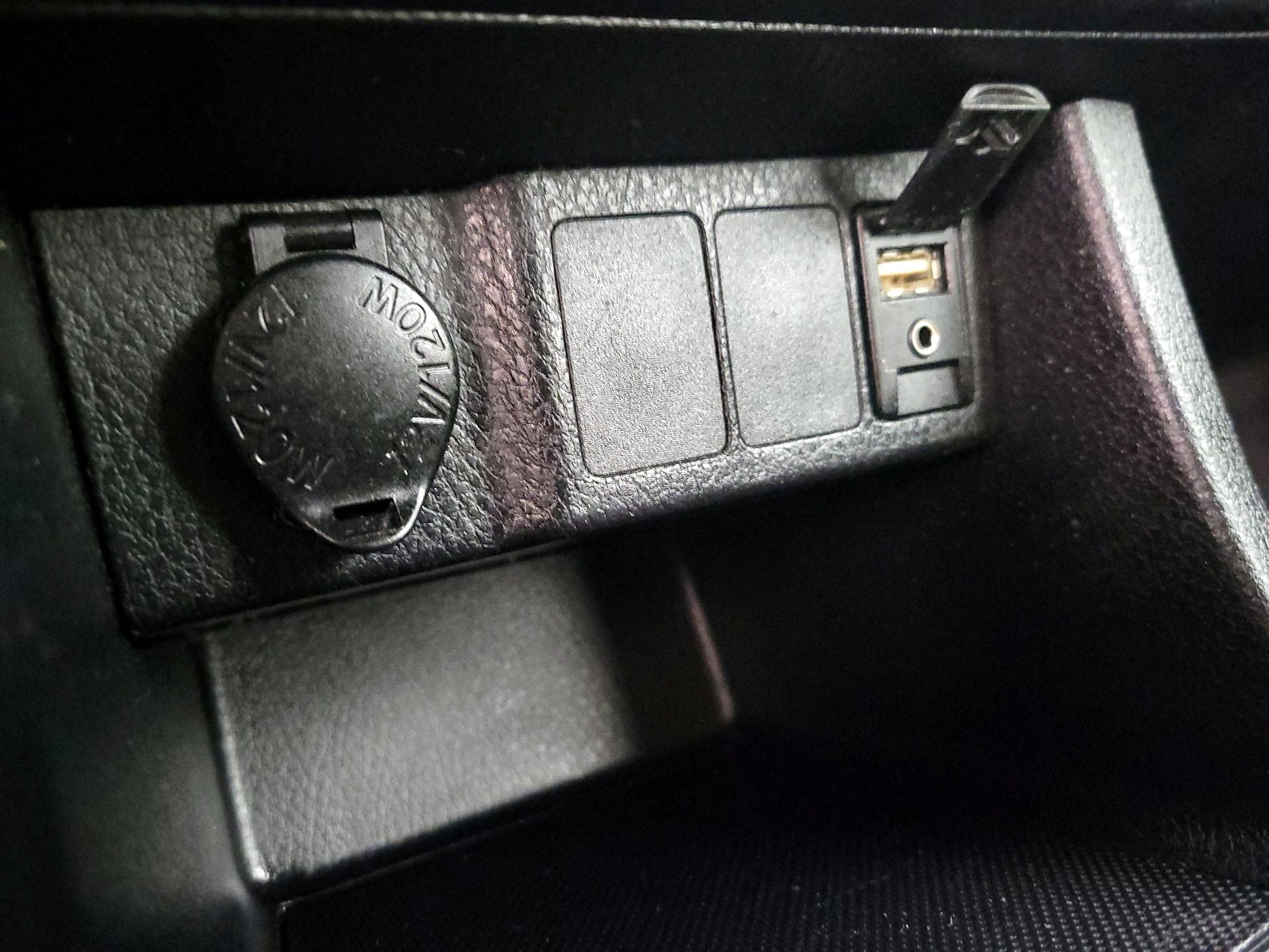 Thumbnail: 2014 Toyota Corolla - 18