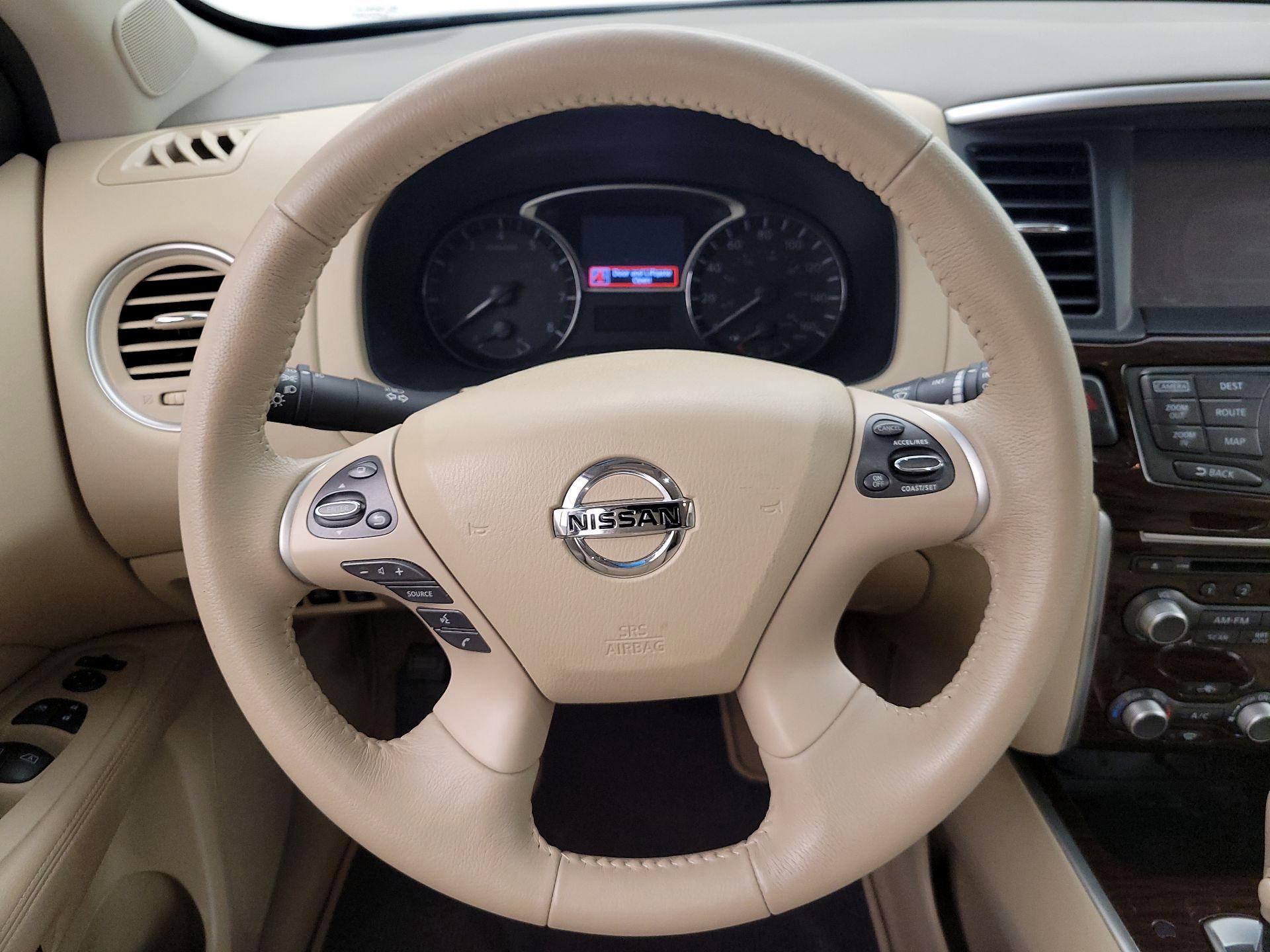 Thumbnail: 2015 Nissan Pathfinder - 10